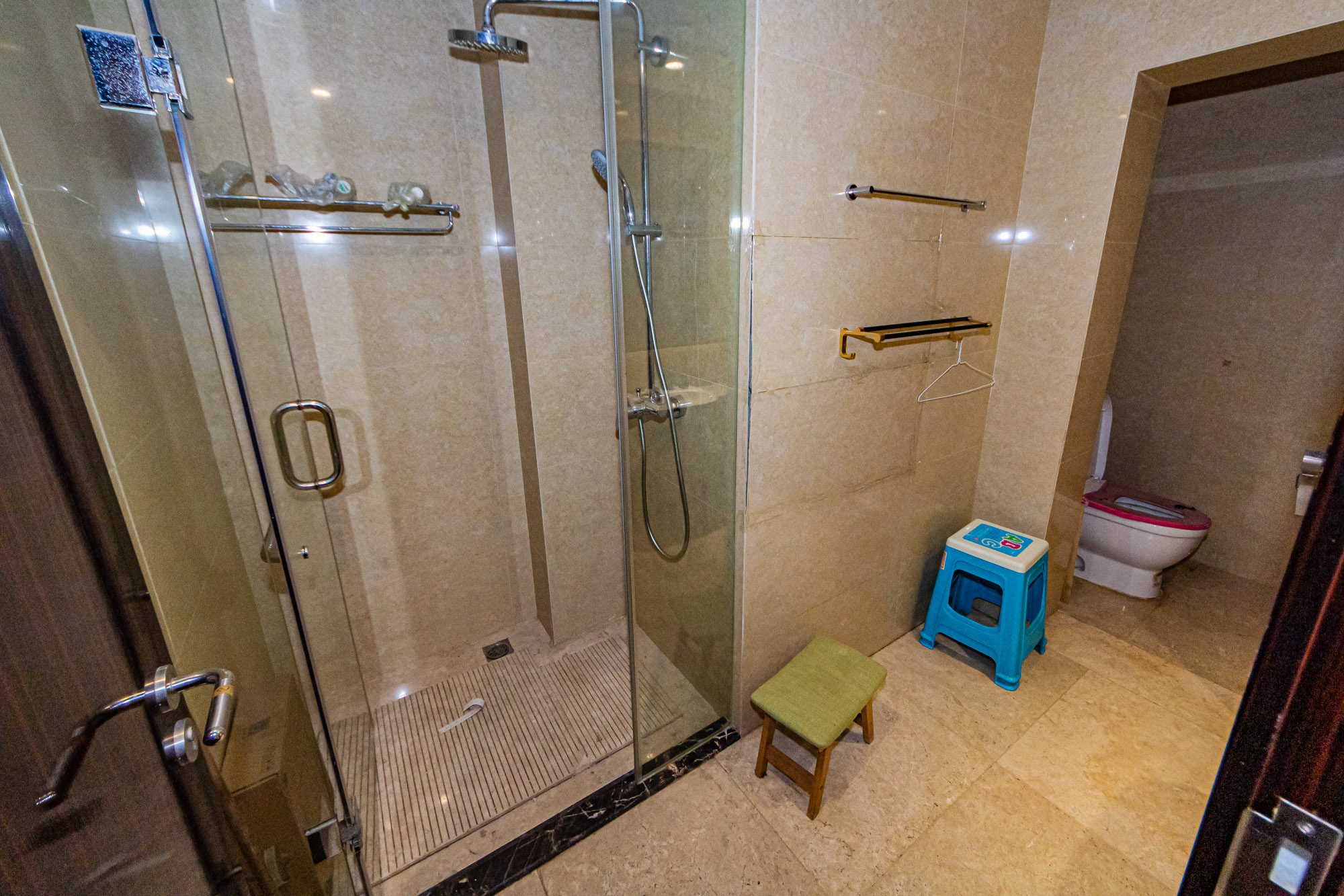 北辰定江洋  3室2厅2卫    350.0万卫生间