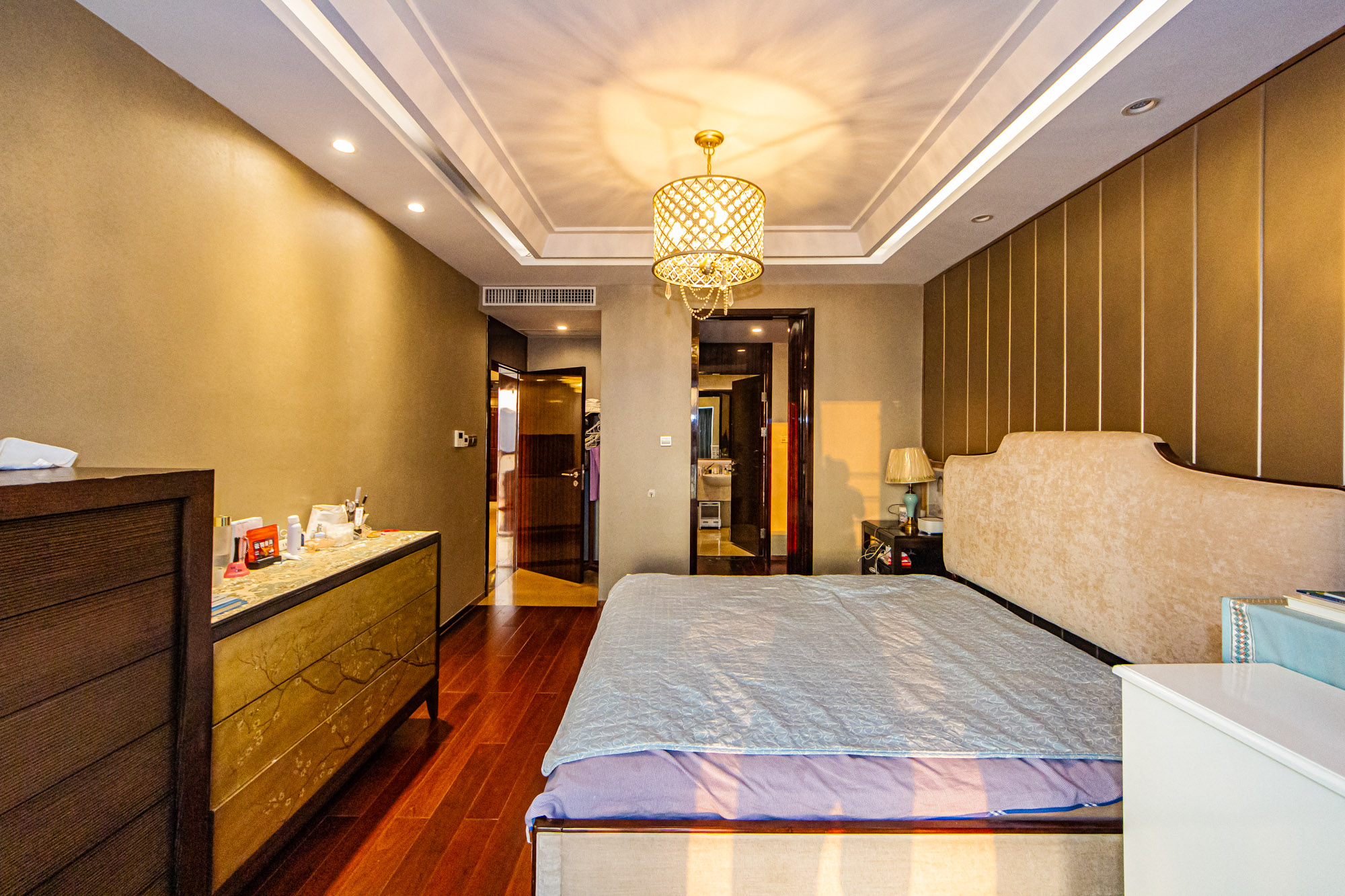 北辰定江洋 3室2厅2卫 350.0万 北辰定江洋 3室2厅2卫 350.0万卧室