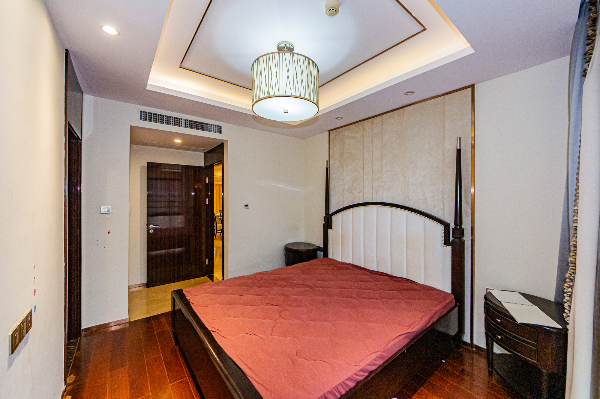 北辰定江洋  3室2厅2卫    350.0万卧室