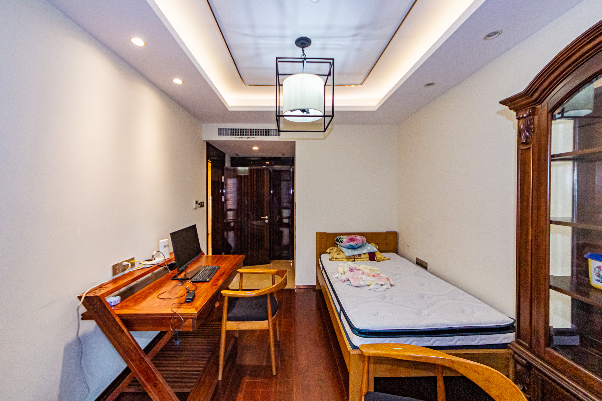 北辰定江洋  3室2厅2卫    350.0万卧室