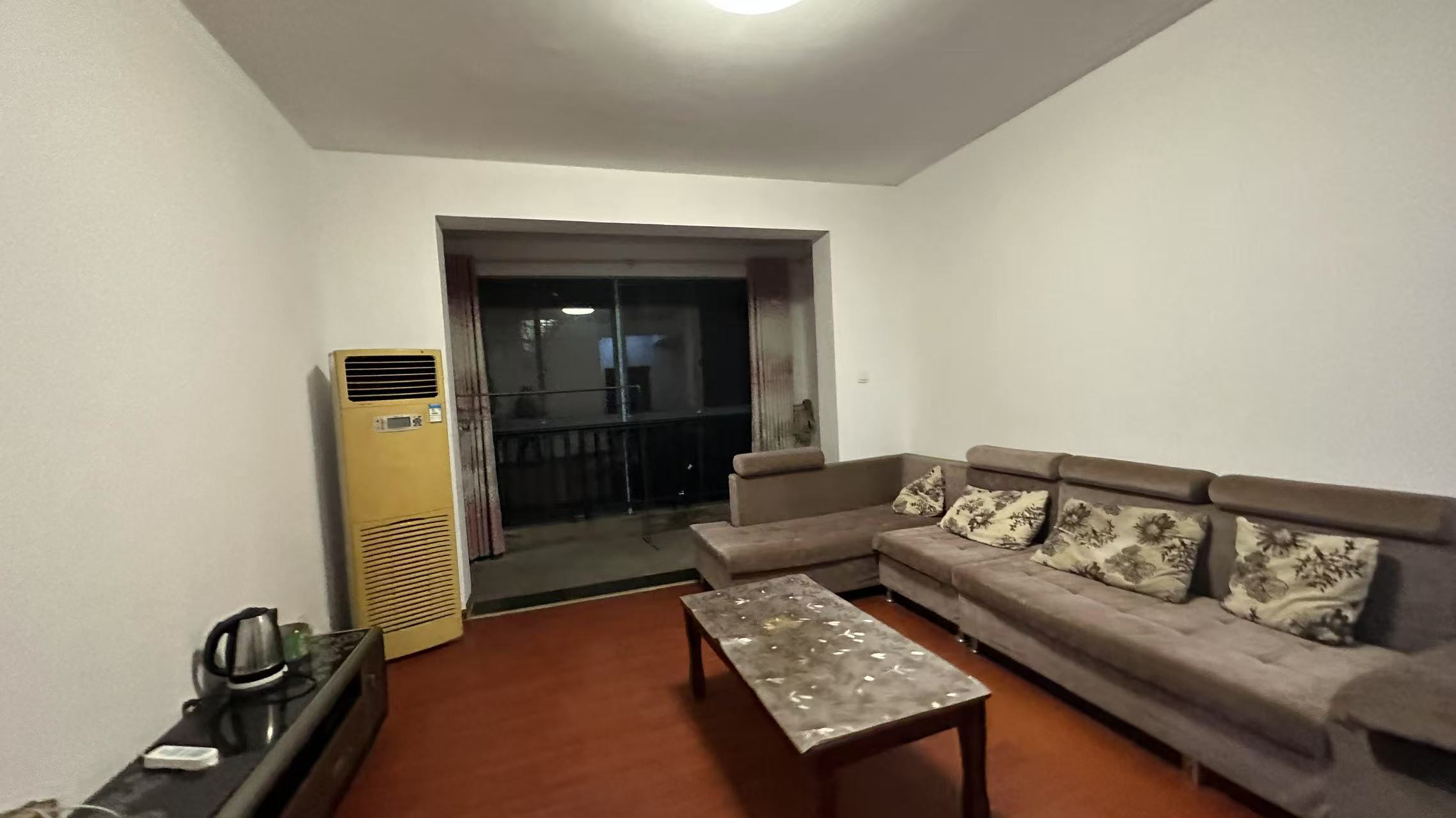 泰山公馆  3室2厅2卫    53.8万 泰山公馆  3室2厅2卫    53.8万室内图