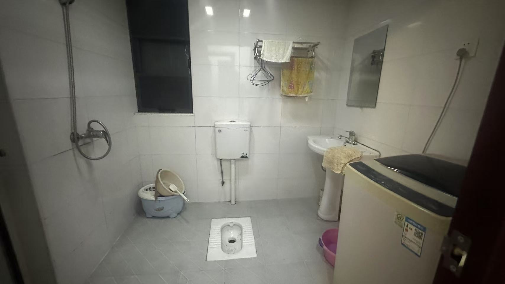 泰山公馆  3室2厅2卫    53.8万 泰山公馆  3室2厅2卫    53.8万室内图