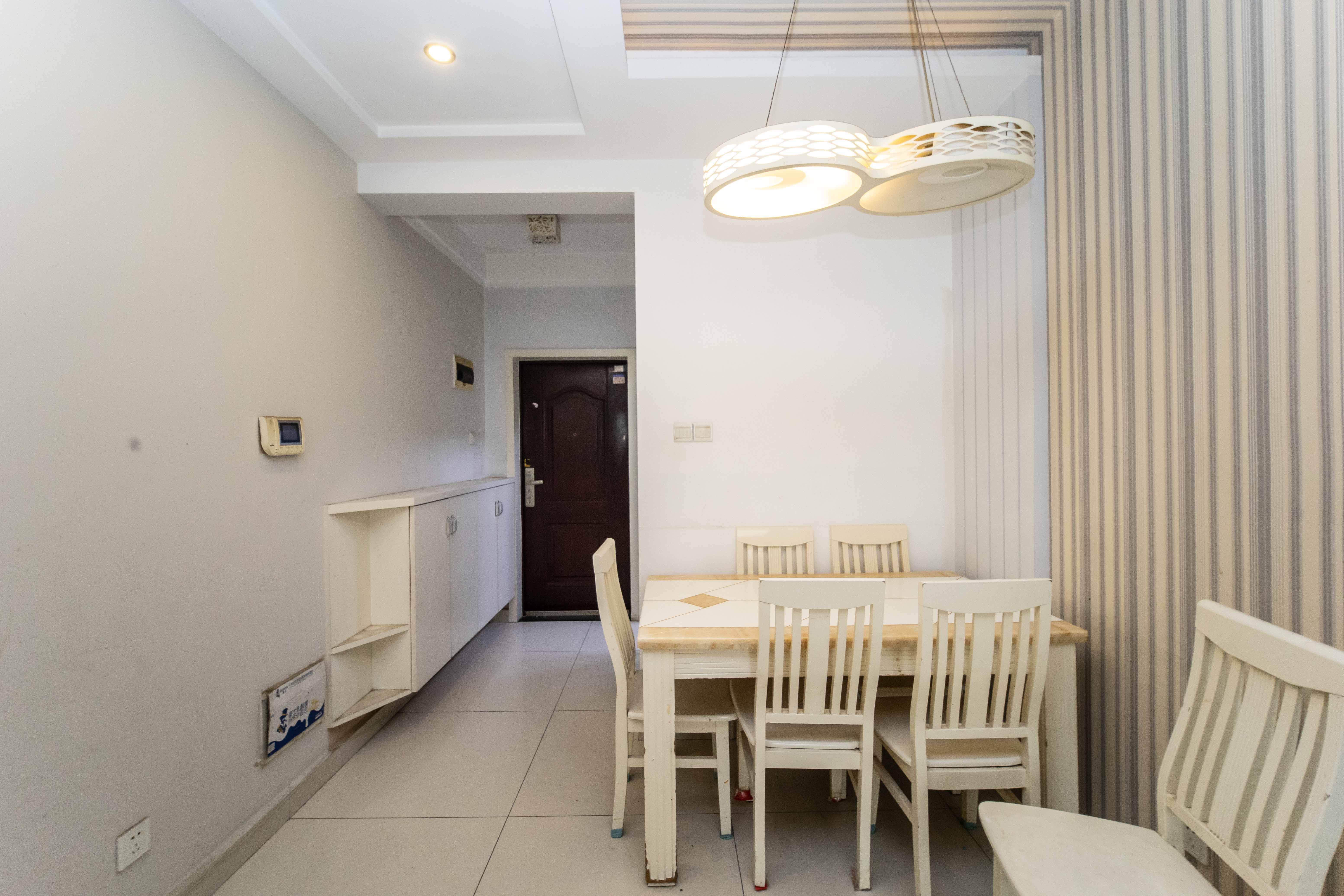 江河双水湾  3室2厅1卫    75.0万 江河双水湾  3室2厅1卫    75.0万客厅