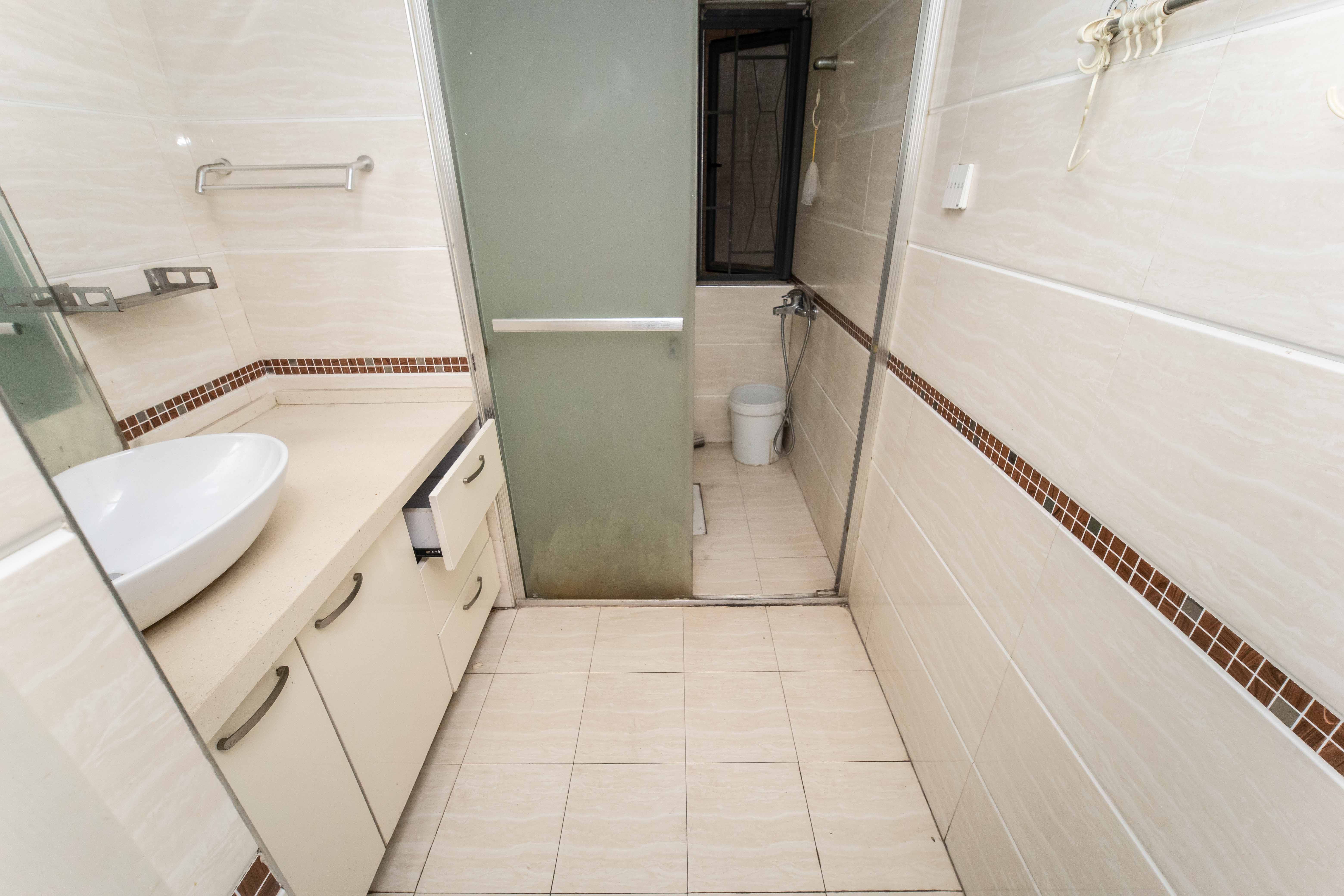 江河双水湾  3室2厅1卫    75.0万 江河双水湾  3室2厅1卫    75.0万卫生间