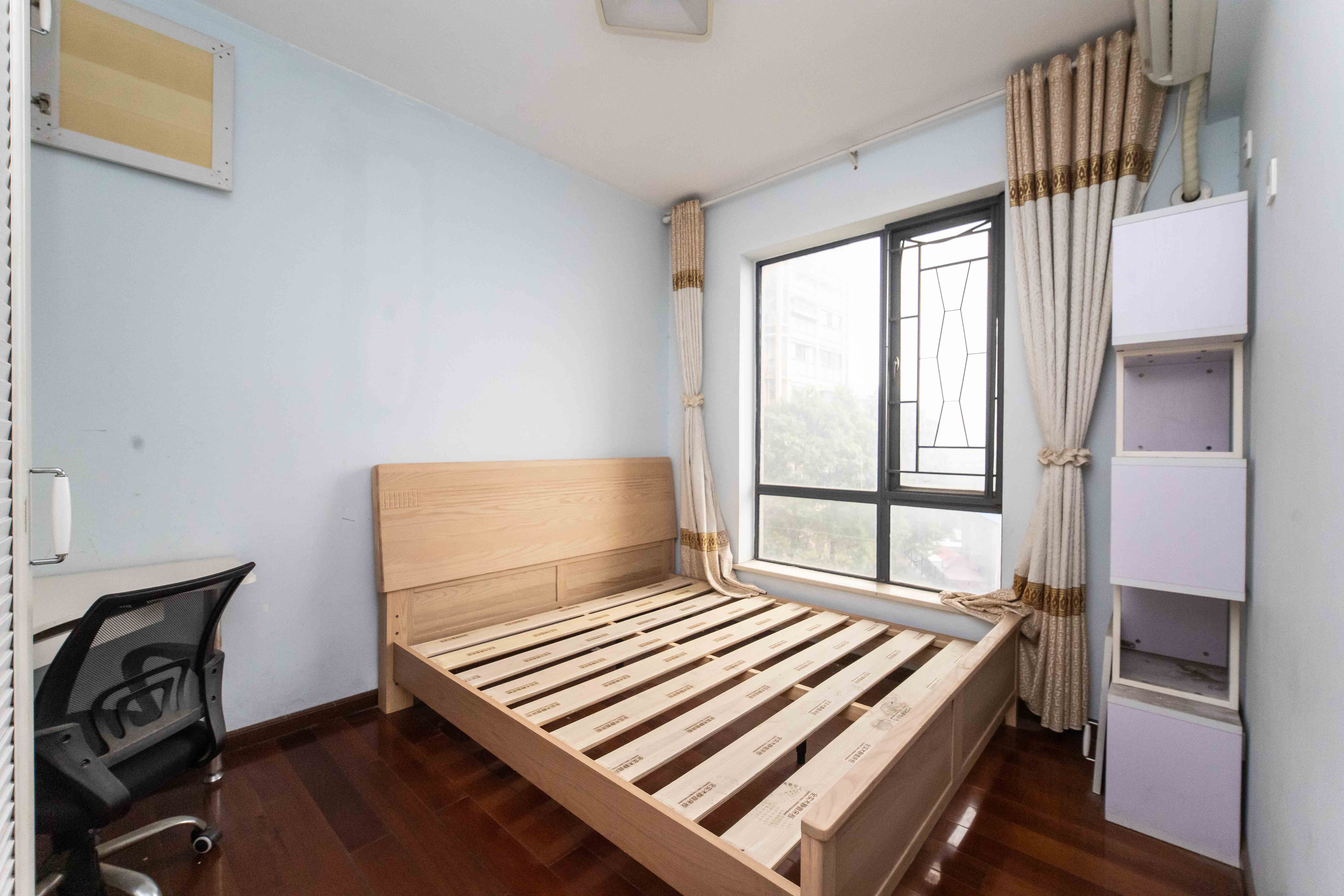 江河双水湾  3室2厅1卫    75.0万 江河双水湾  3室2厅1卫    75.0万卧室