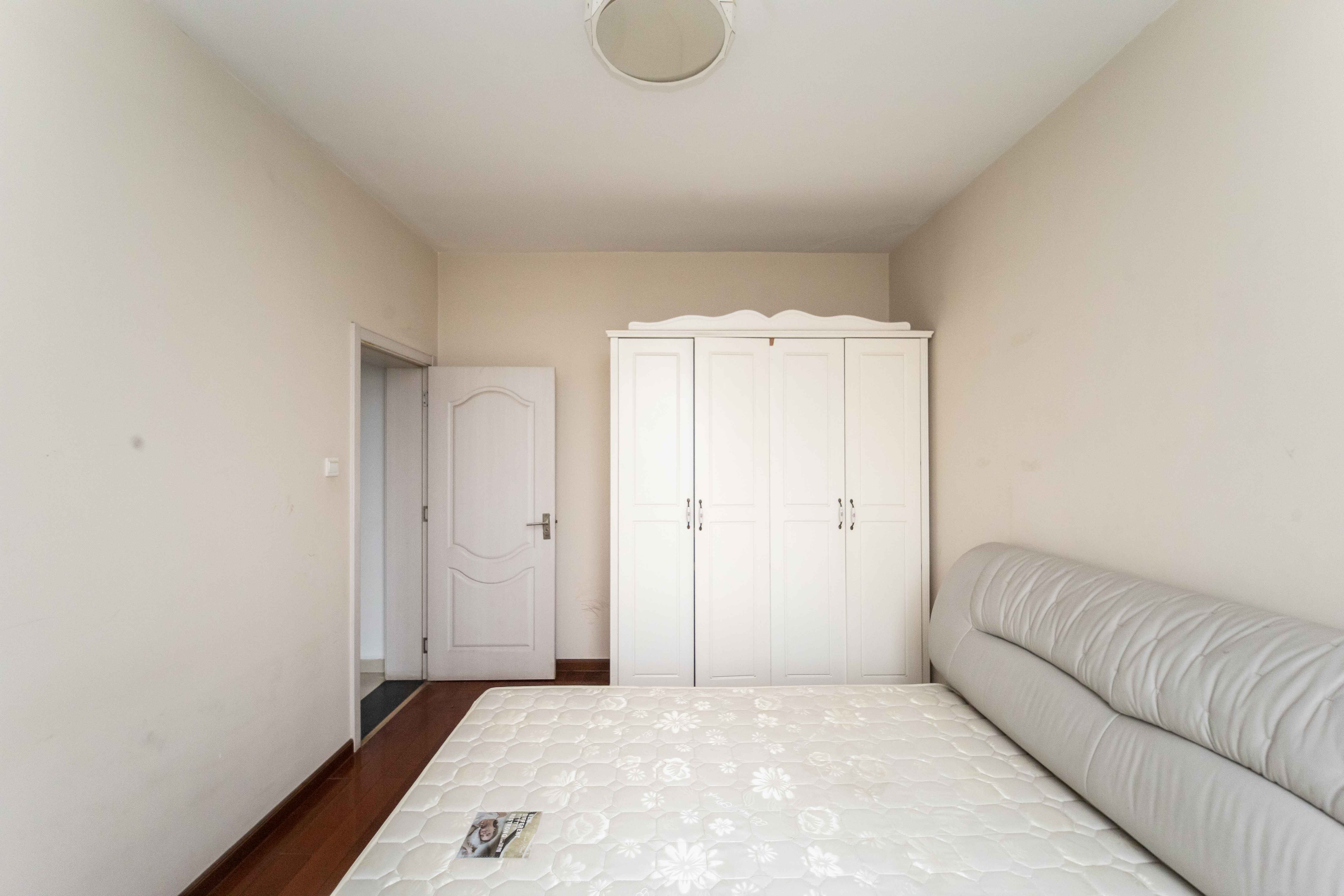 江河双水湾  3室2厅1卫    75.0万 江河双水湾  3室2厅1卫    75.0万卧室