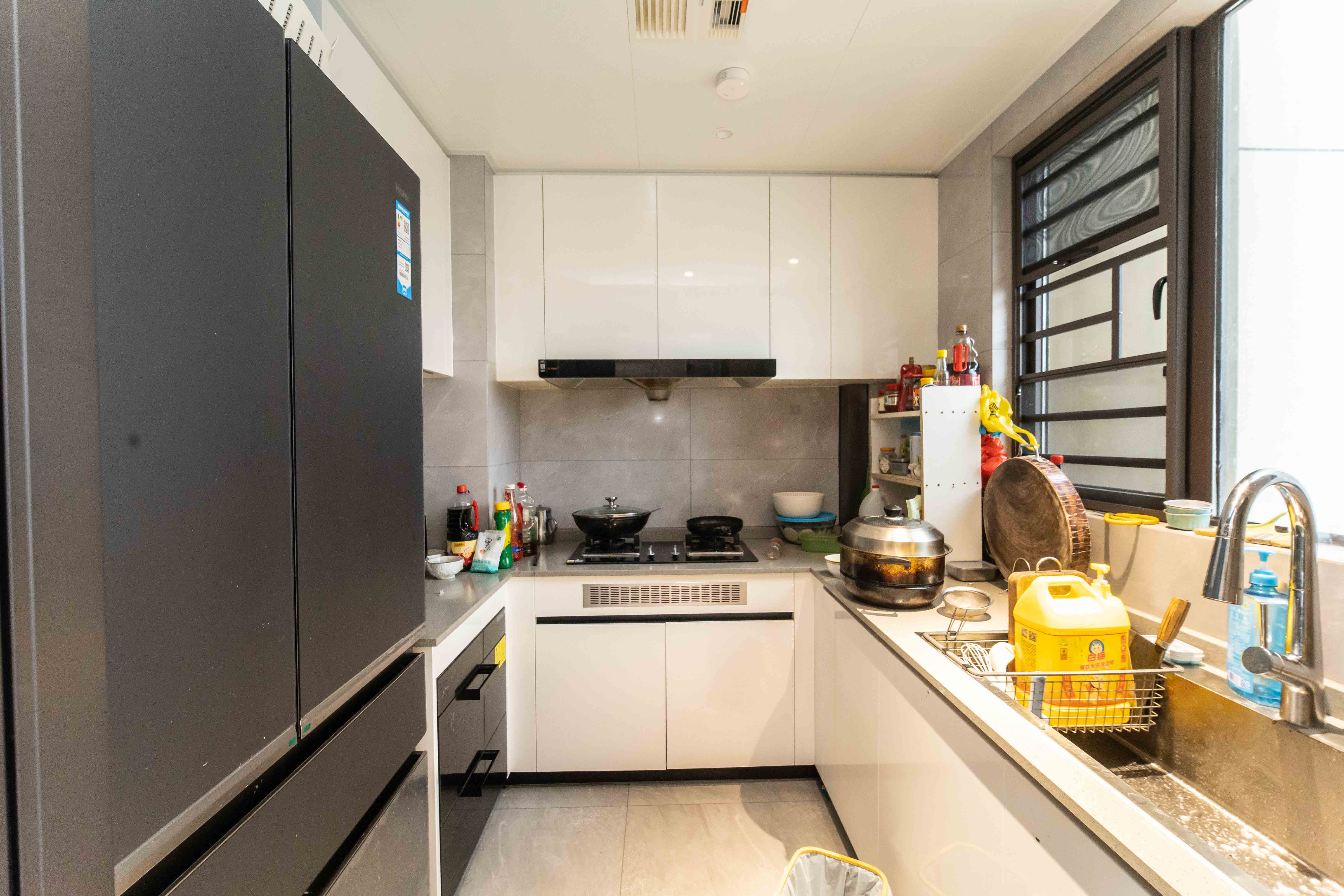 德奥悦东方 4室2厅2卫 205.0万 德奥悦东方 4室2厅2卫 205.0万厨房