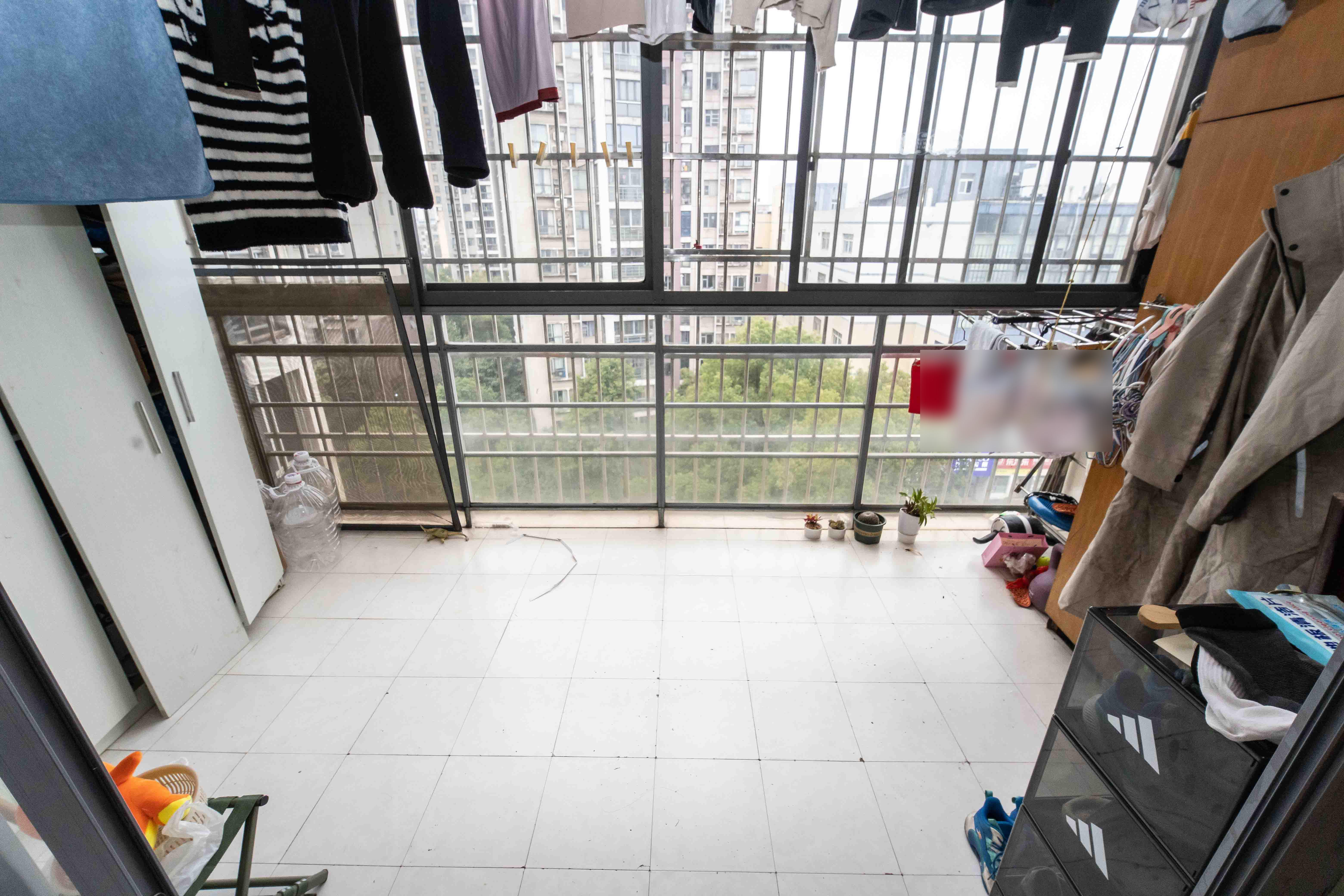 银港水晶城  3室2厅2卫   118.00万阳台