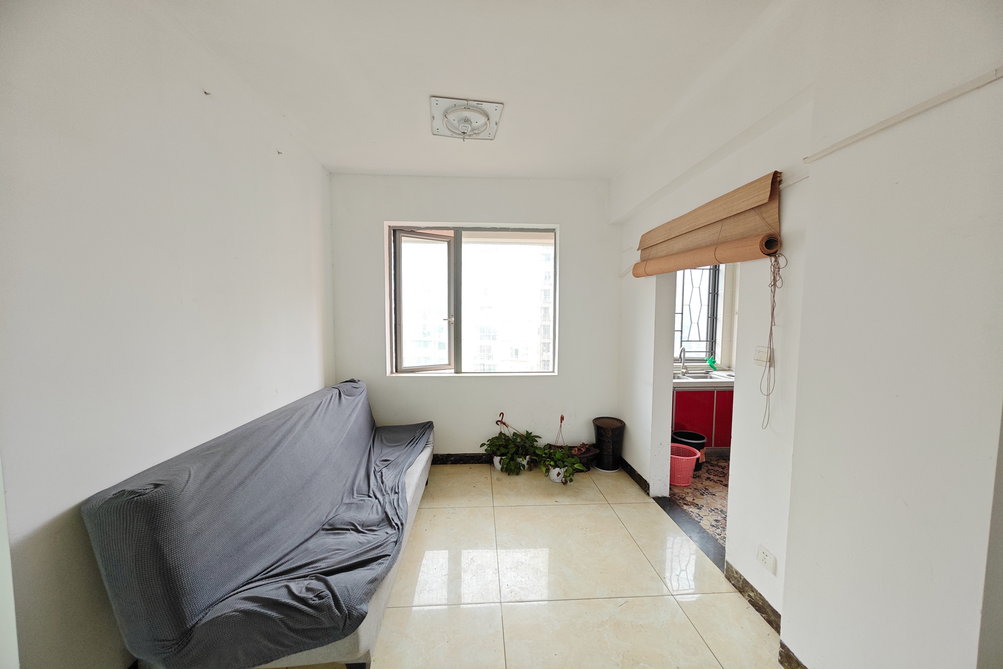 新城新世界一二三期 3室2厅1卫 108.0万 新城新世界一二三期 3室2厅1卫 108.0万客厅