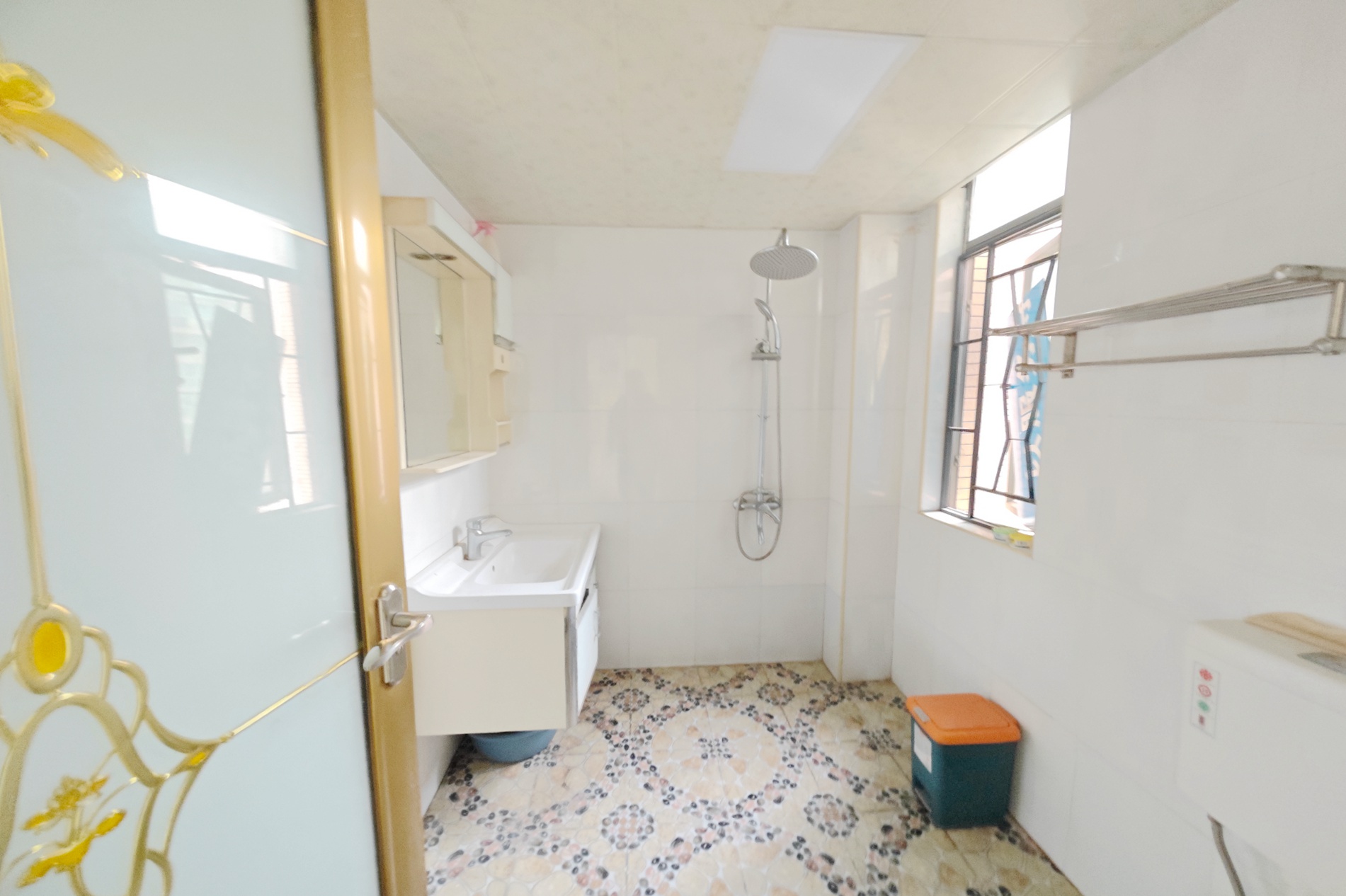 新城新世界一二三期 3室2厅1卫 108.0万 新城新世界一二三期 3室2厅1卫 108.0万其他