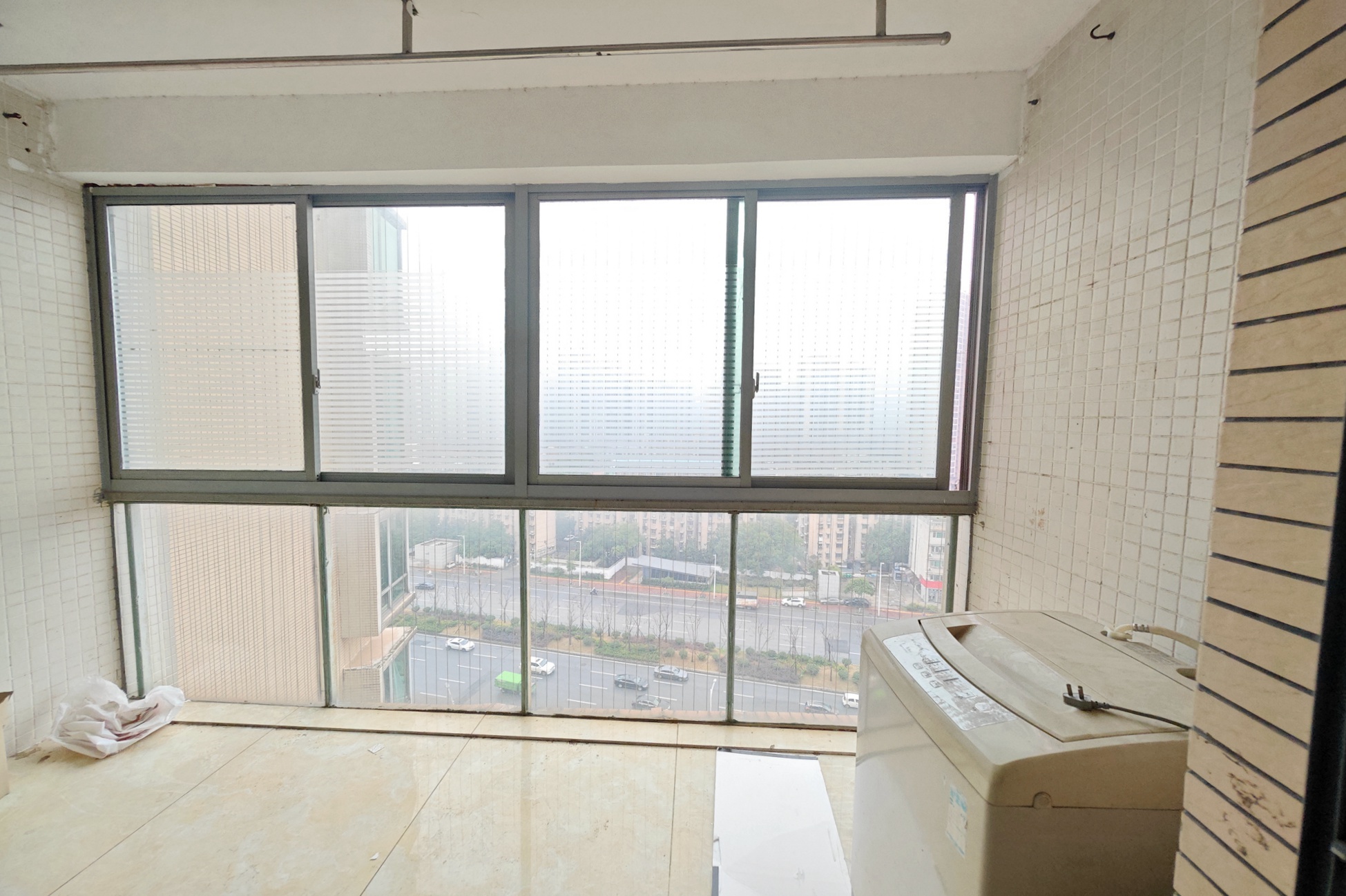 新城新世界一二三期 3室2厅1卫 108.0万 新城新世界一二三期 3室2厅1卫 108.0万阳台