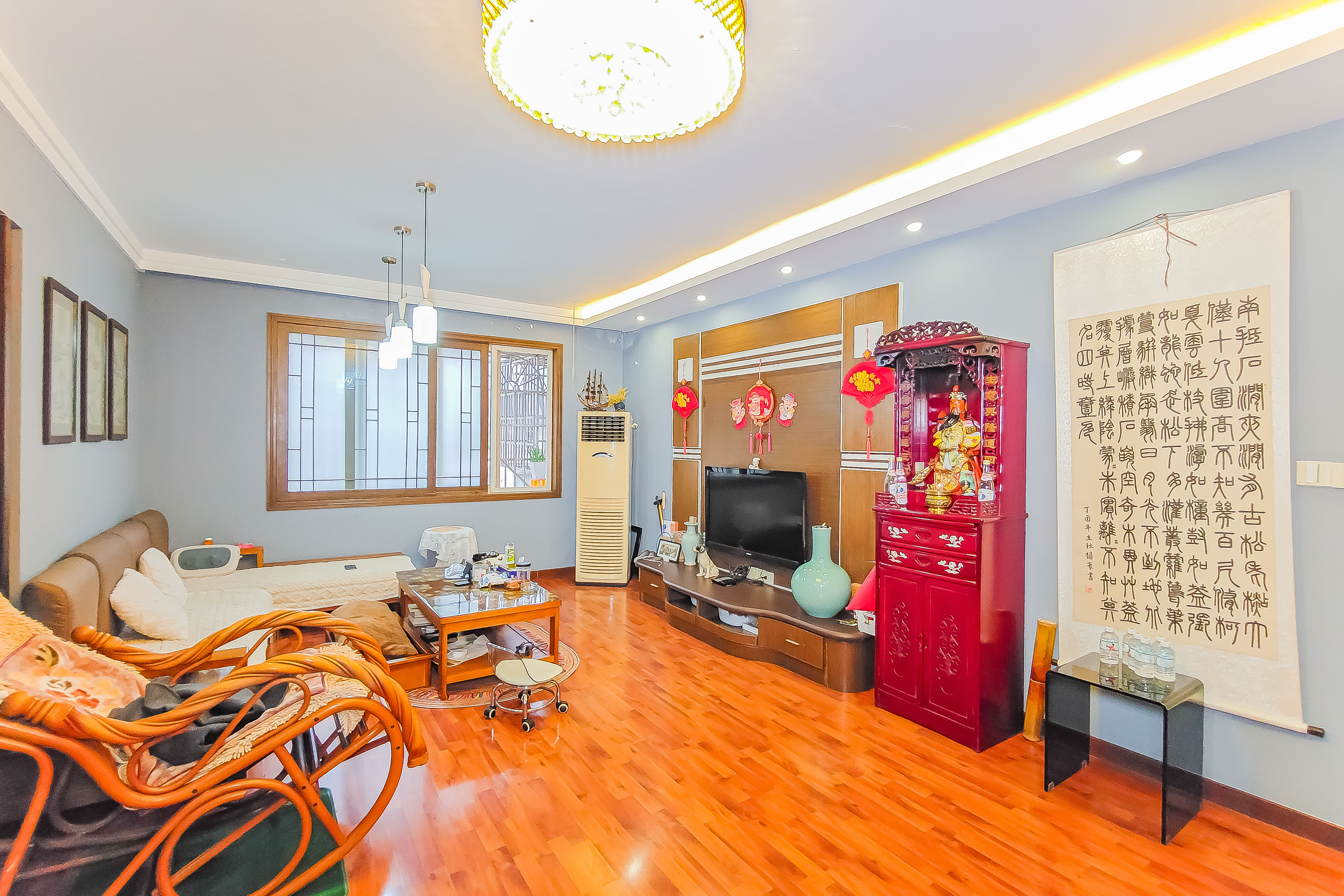 海威大厦 3室2厅2卫 55.8万 海威大厦 3室2厅2卫 55.8万客厅