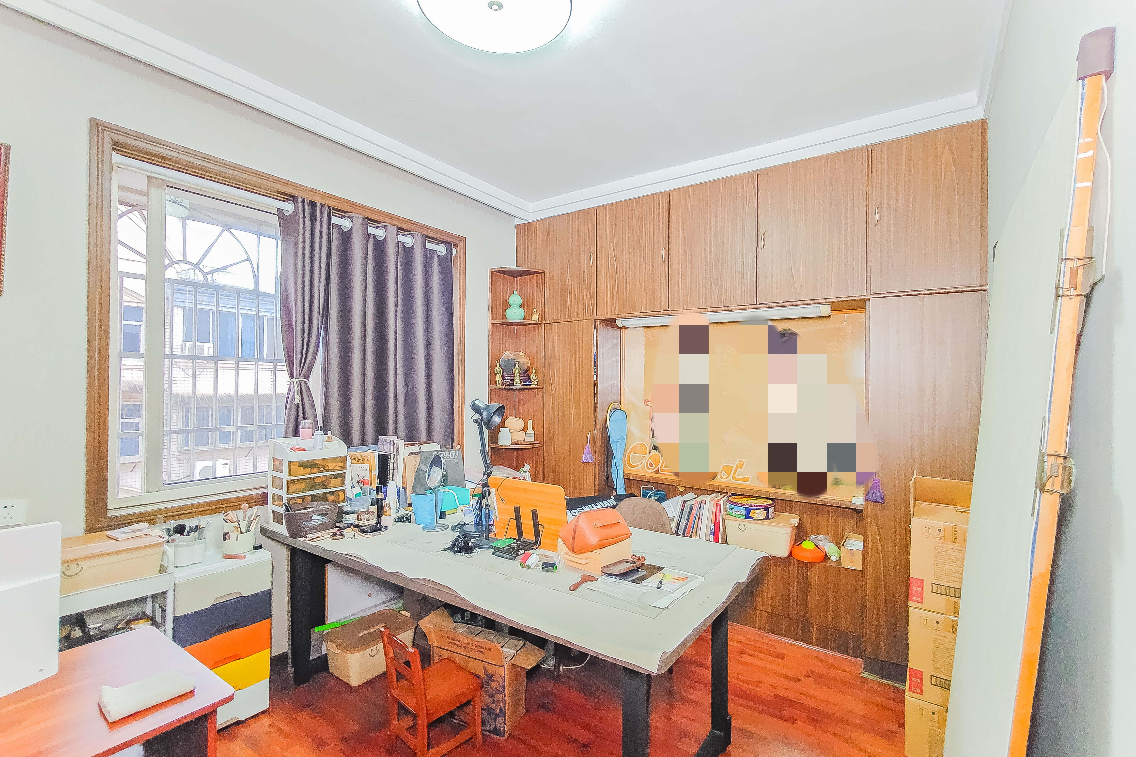 海威大厦 3室2厅2卫 55.8万 海威大厦 3室2厅2卫 55.8万卧室