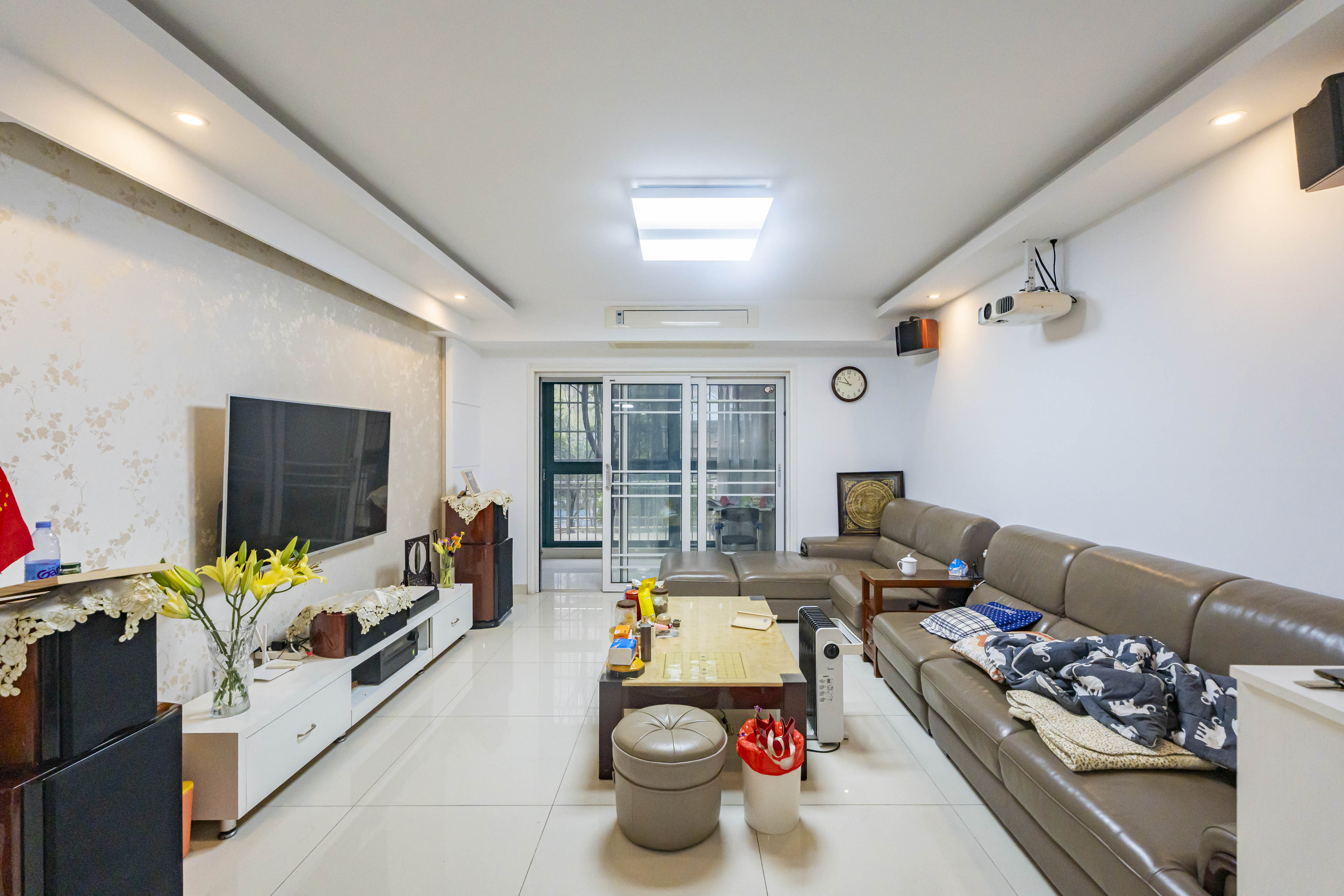 绿洲花园  3室2厅2卫    155.0万 绿洲花园  3室2厅2卫    155.0万客厅