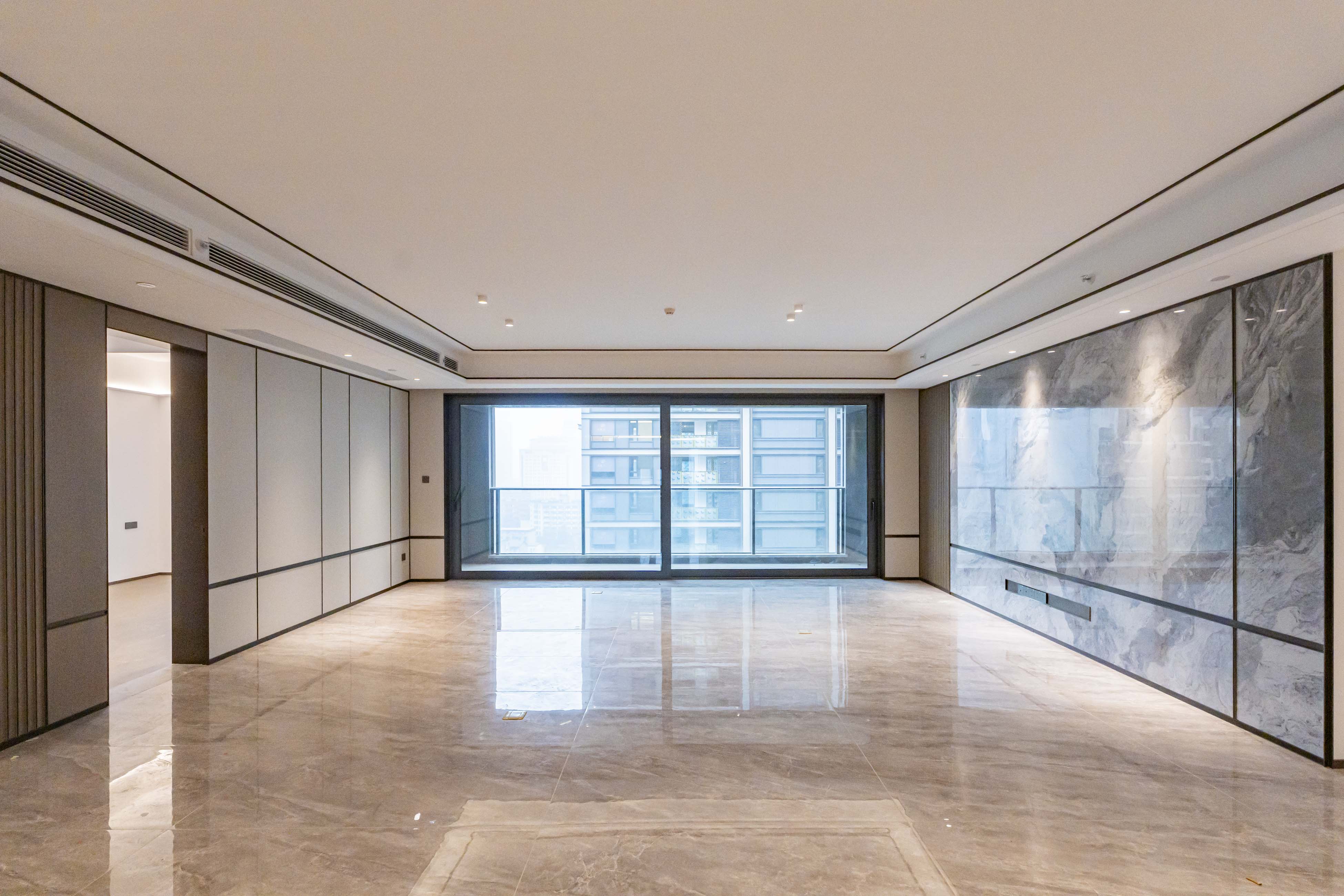 建发养云 4室2厅3卫 550.0万 建发养云 4室2厅3卫 550.0万客厅