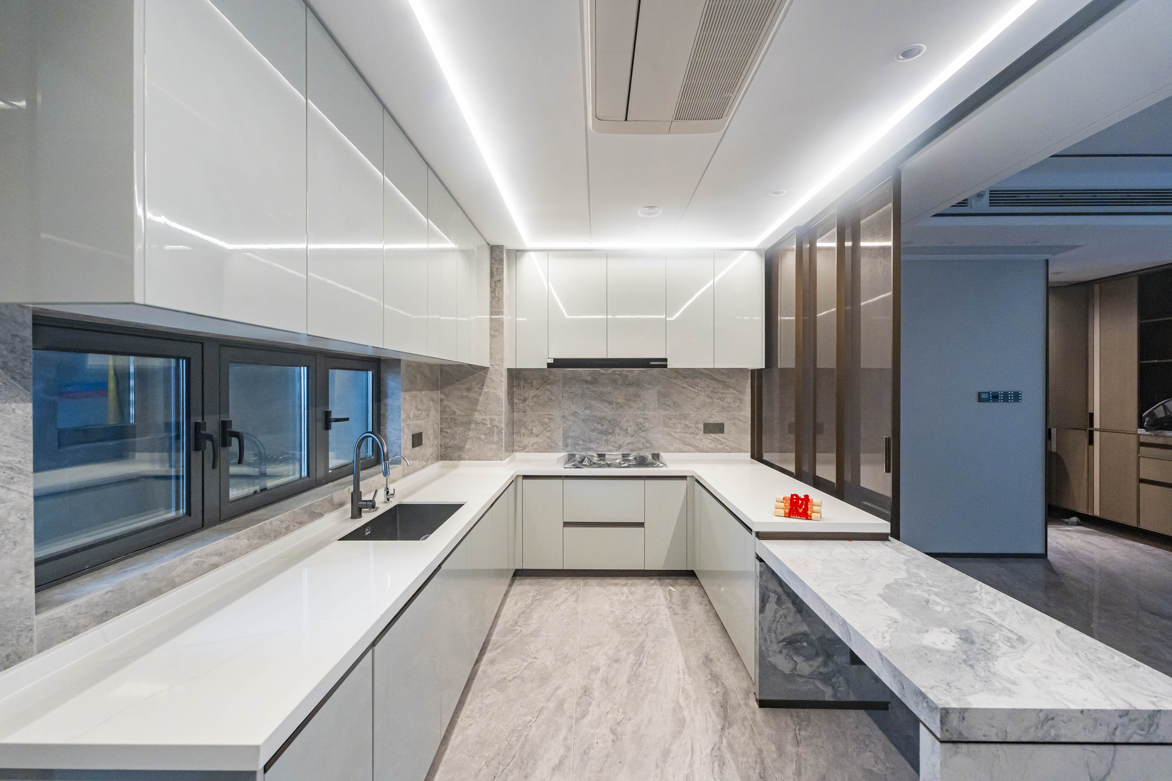 建发养云 4室2厅3卫 550.0万 建发养云 4室2厅3卫 550.0万厨房