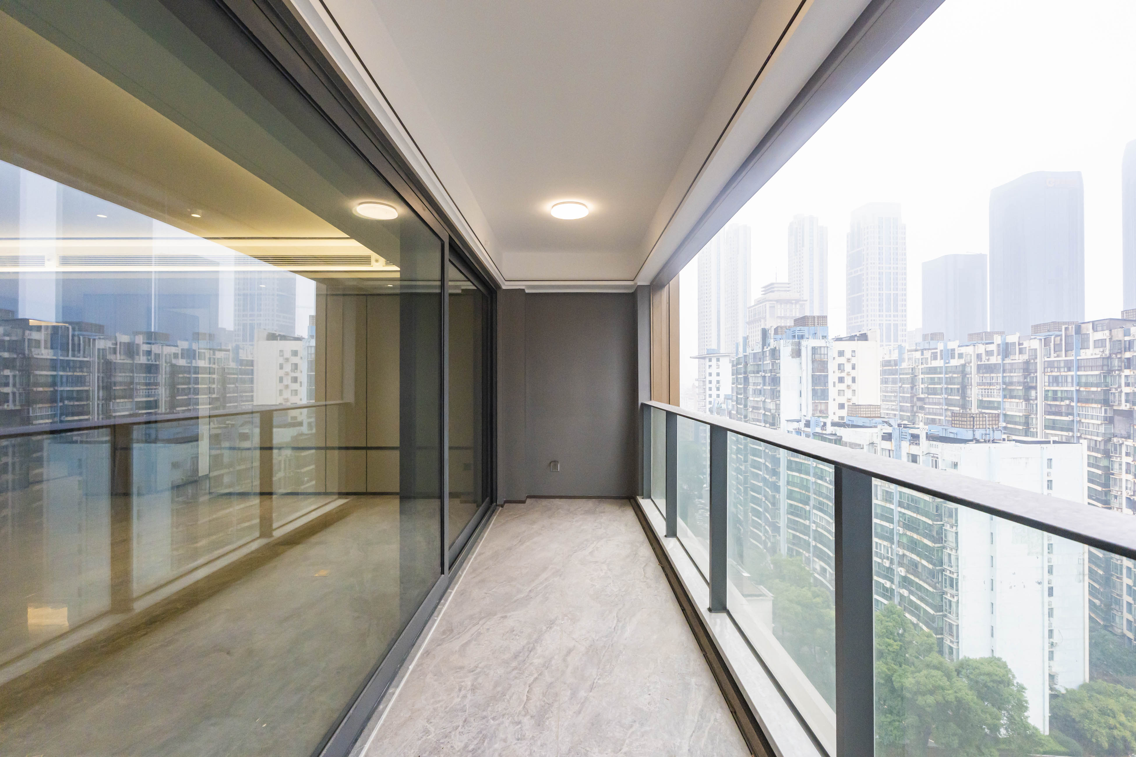 建发养云 4室2厅3卫 550.0万 建发养云 4室2厅3卫 550.0万阳台