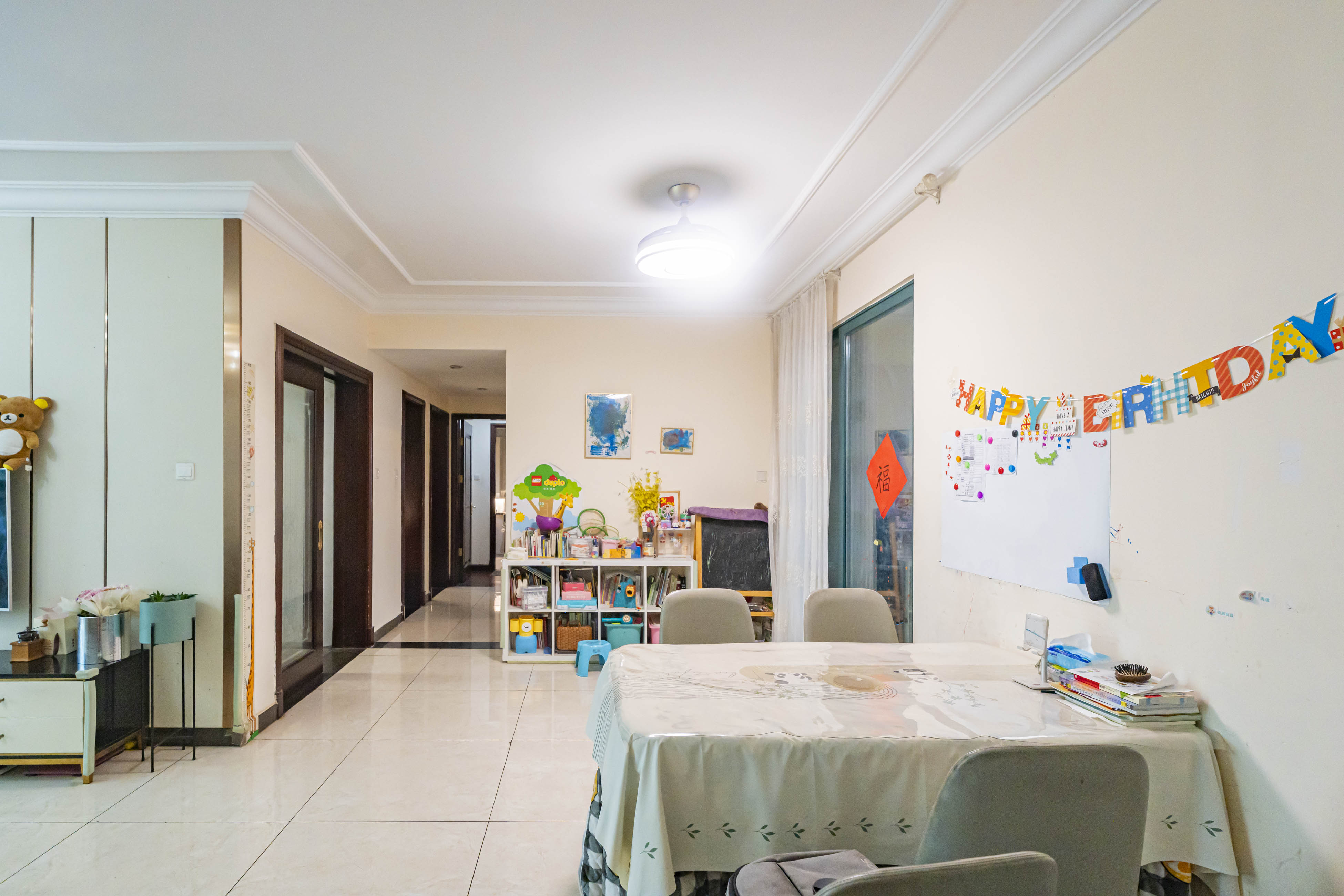 恒大雅苑 3室2厅1卫 108.0万 恒大雅苑 3室2厅1卫 108.0万客厅