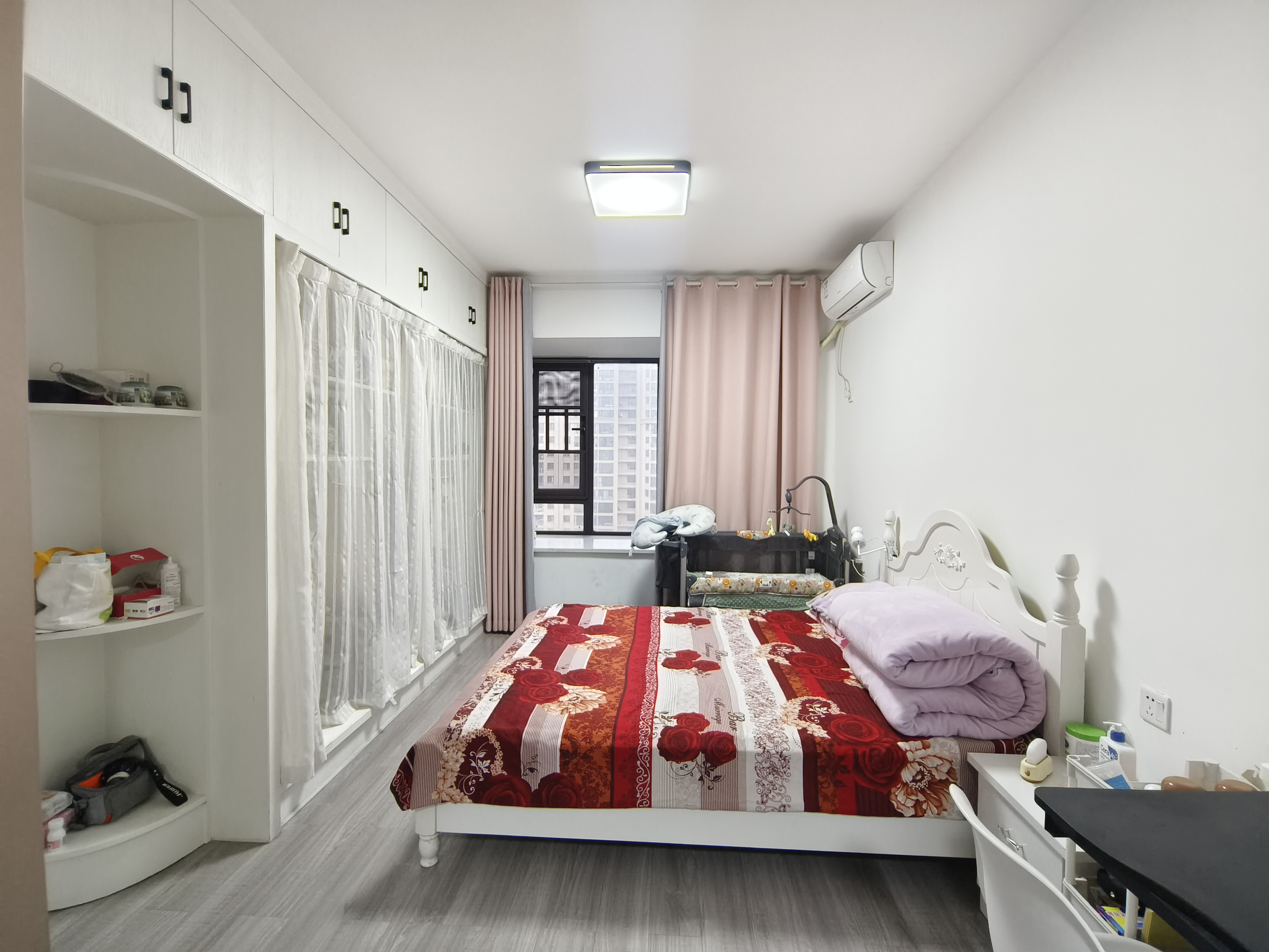 勤诚达境界城 4室2厅2卫 99.0万 勤诚达境界城 4室2厅2卫 99.0万卧室