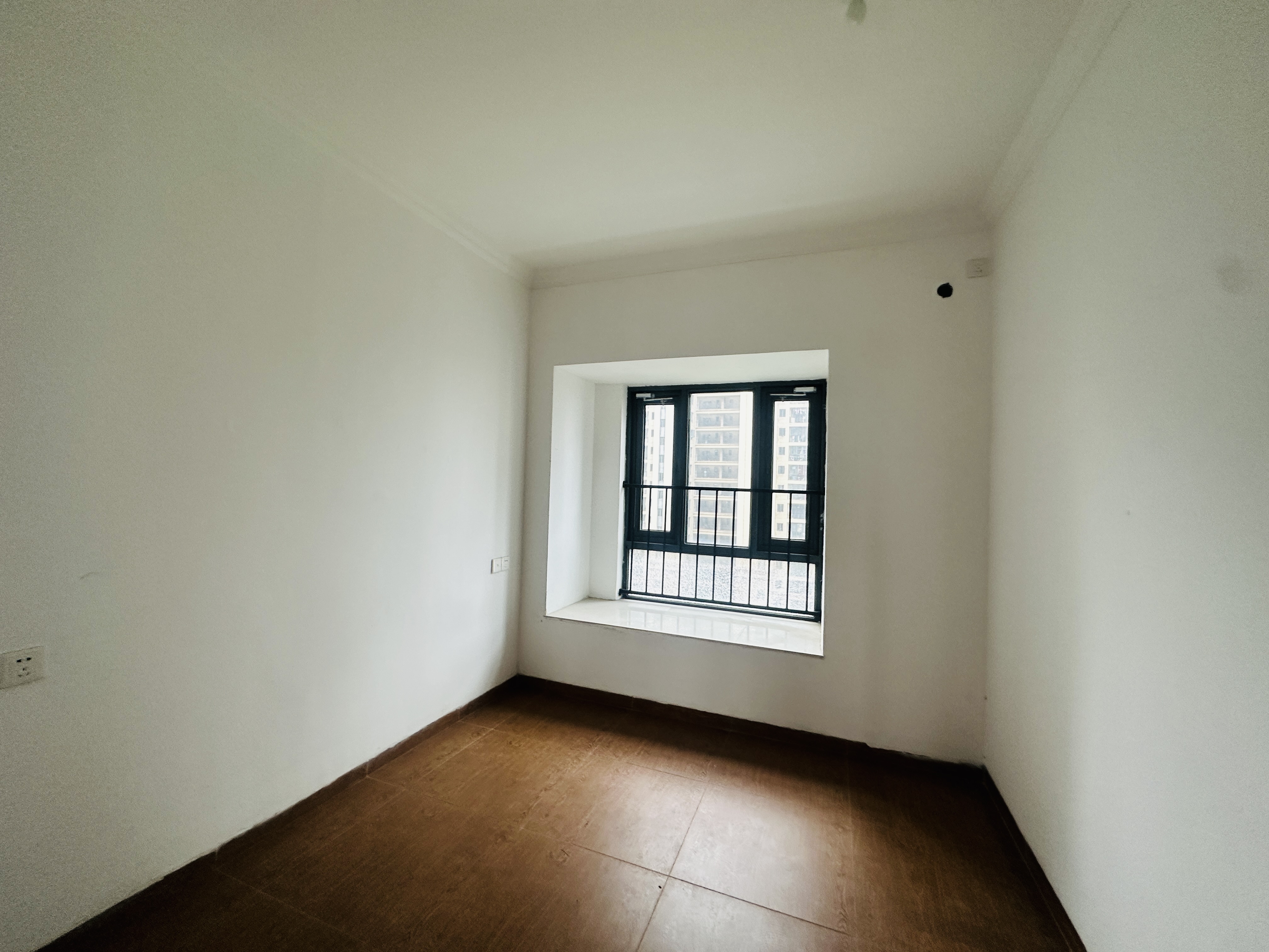 碧桂园一、二期(中央首府) 1室1厅1卫 59.0万 碧桂园一、二期(中央首府) 1室1厅1卫 59.0万卧室