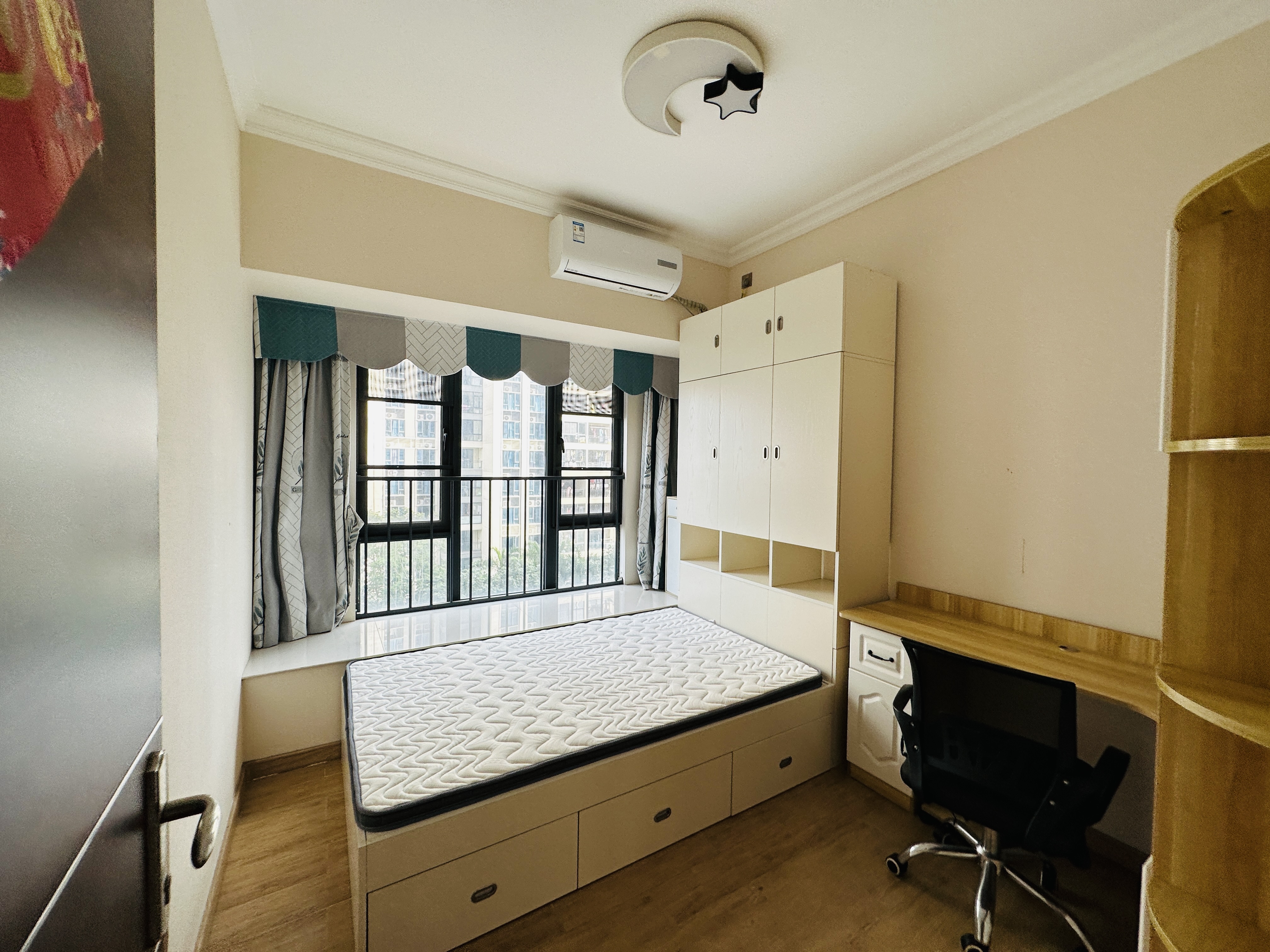 碧桂园剑桥郡 1室0厅0卫 200.0万 碧桂园剑桥郡 1室0厅0卫 200.0万卧室