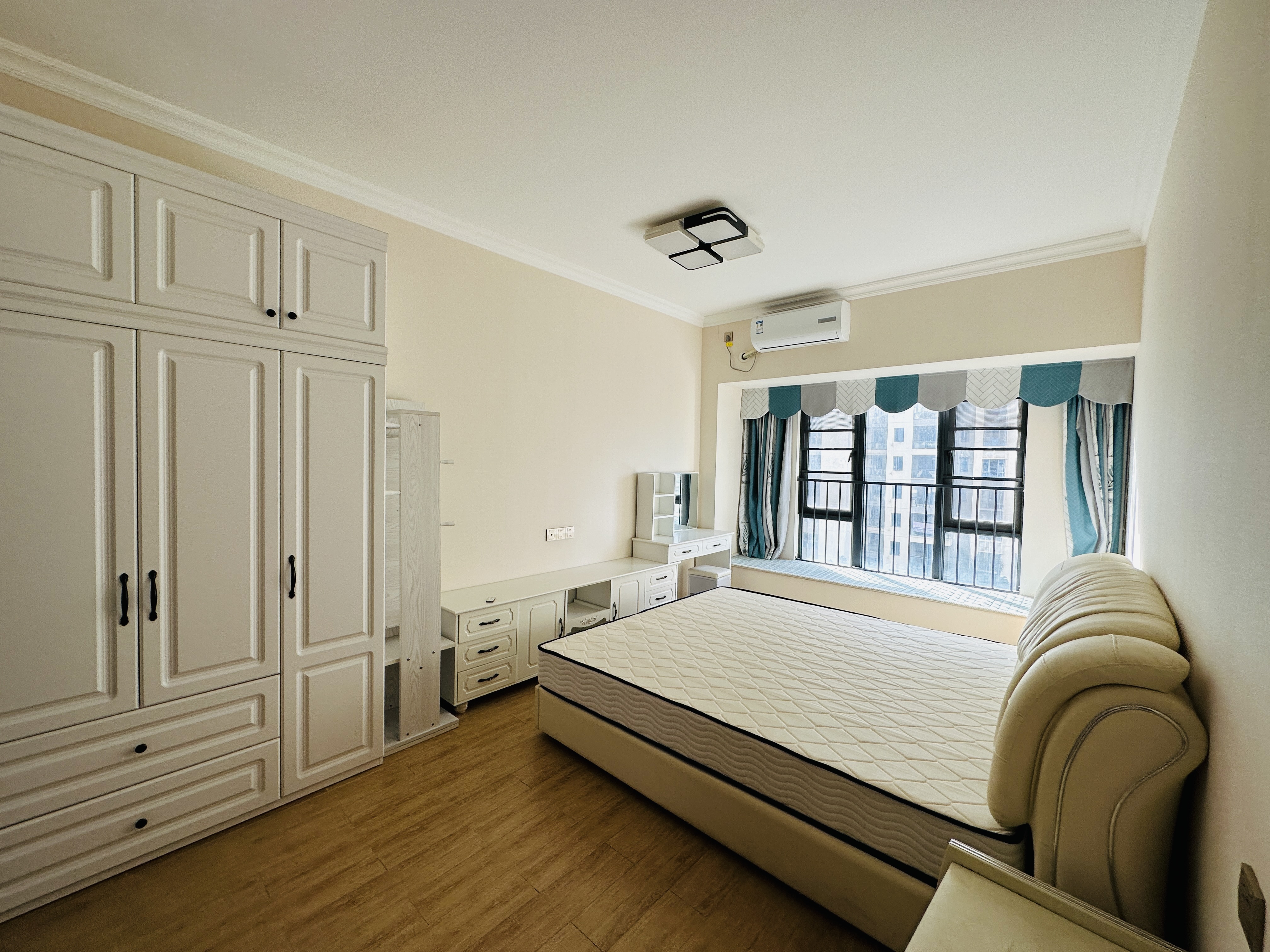 碧桂园剑桥郡 1室0厅0卫 200.0万 碧桂园剑桥郡 1室0厅0卫 200.0万卧室