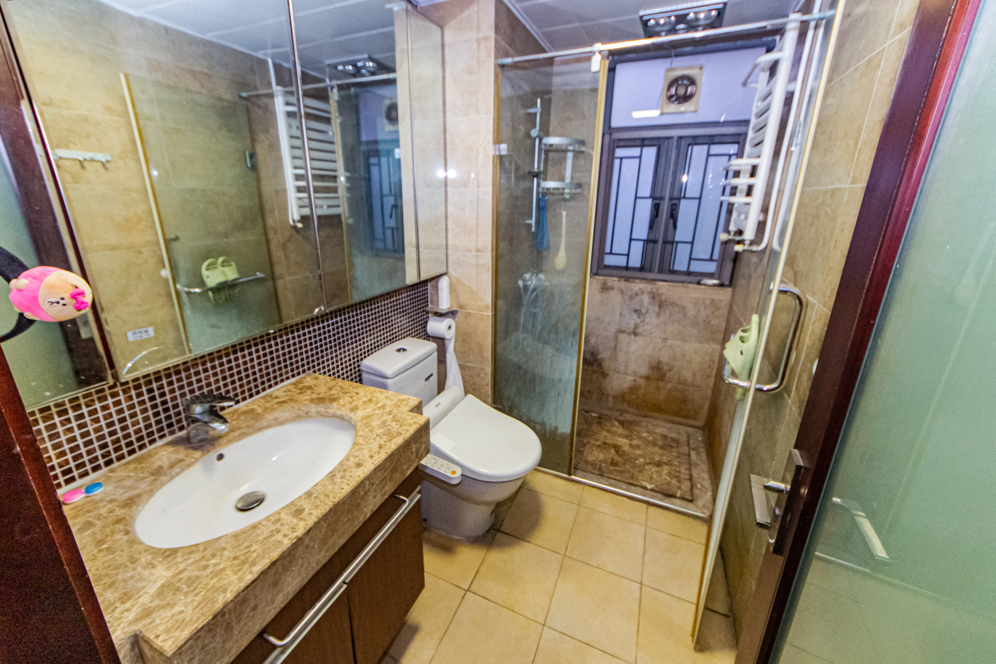 珠江花城三期锦鲤  3室2厅2卫    129.0万 珠江花城三期锦鲤  3室2厅2卫    129.0万卫生间