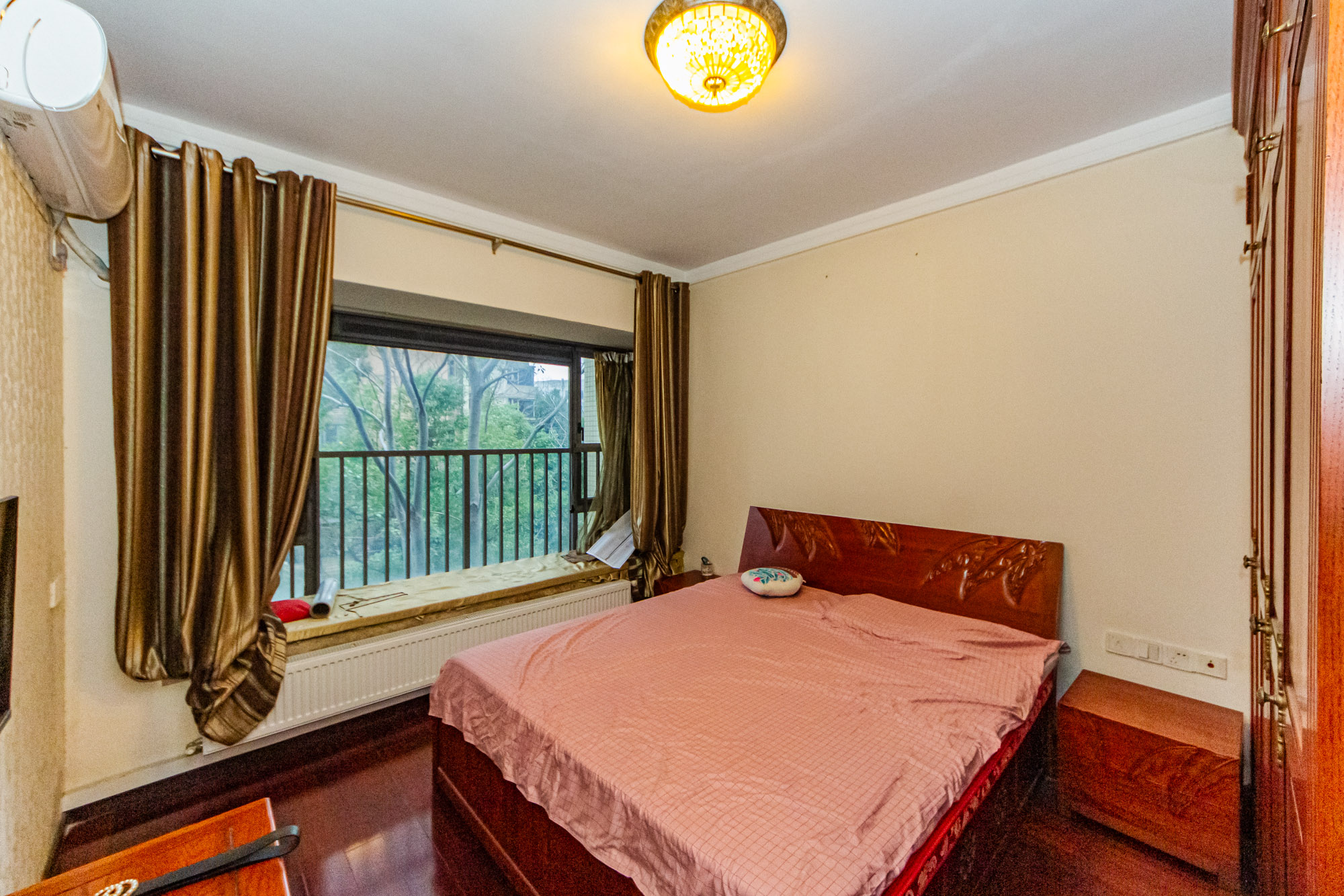 珠江花城三期锦鲤  3室2厅2卫    129.0万 珠江花城三期锦鲤  3室2厅2卫    129.0万卧室