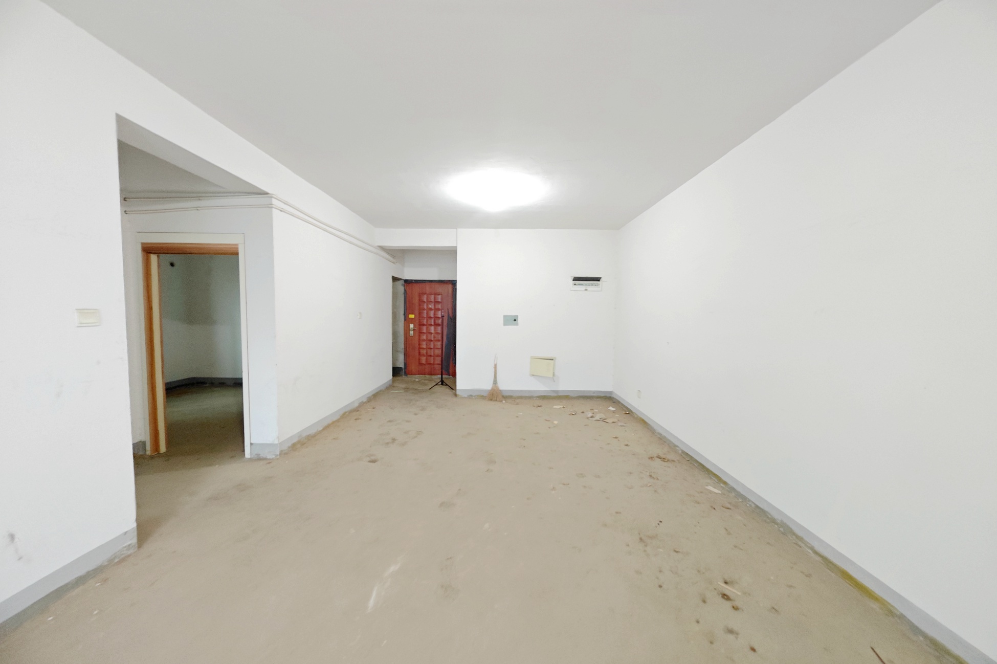 新城新世界一二三期  2室2厅1卫    82.0万 新城新世界一二三期  2室2厅1卫    82.0万客厅