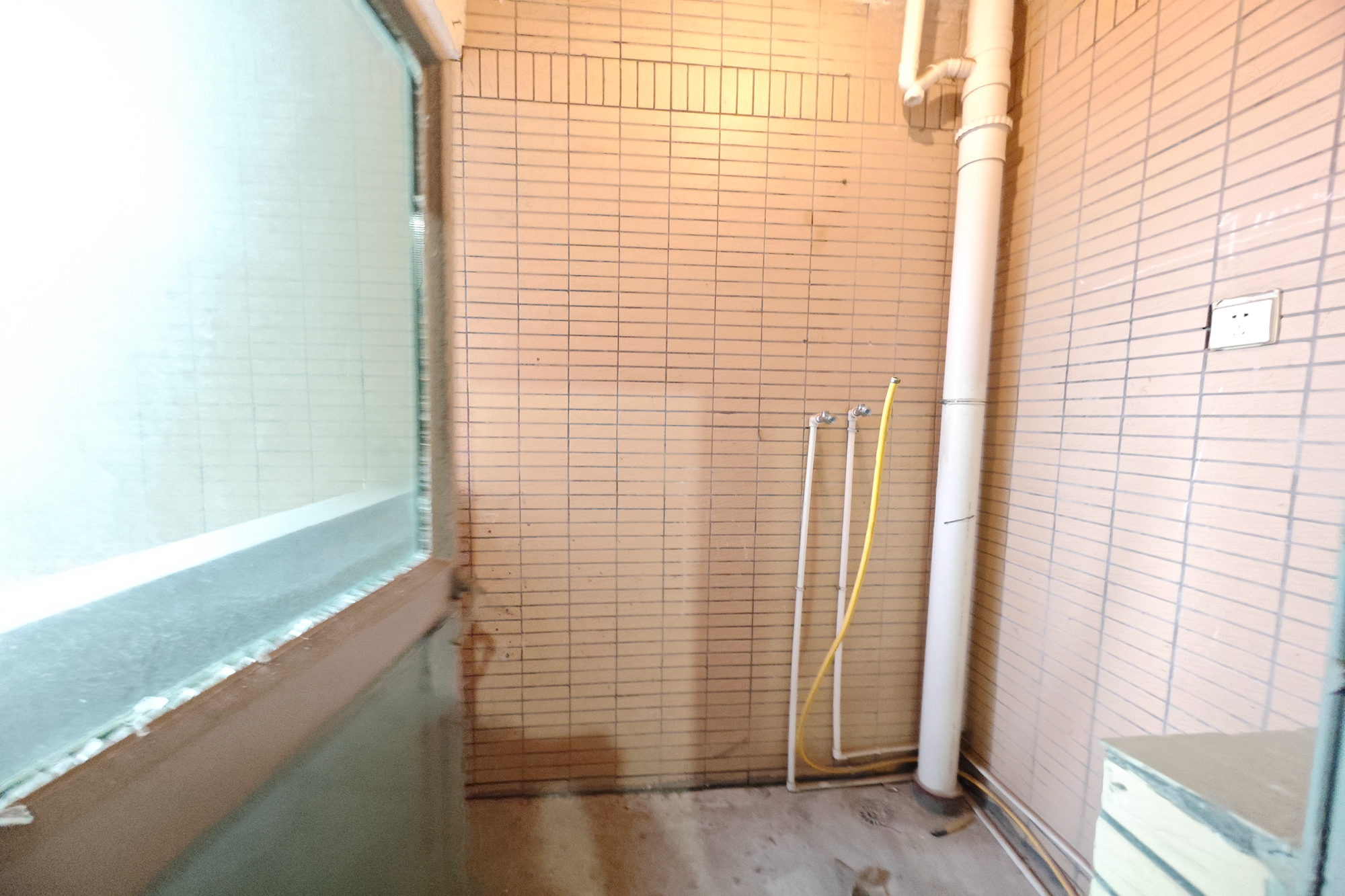 新城新世界一二三期  2室2厅1卫    82.0万 新城新世界一二三期  2室2厅1卫    82.0万阳台