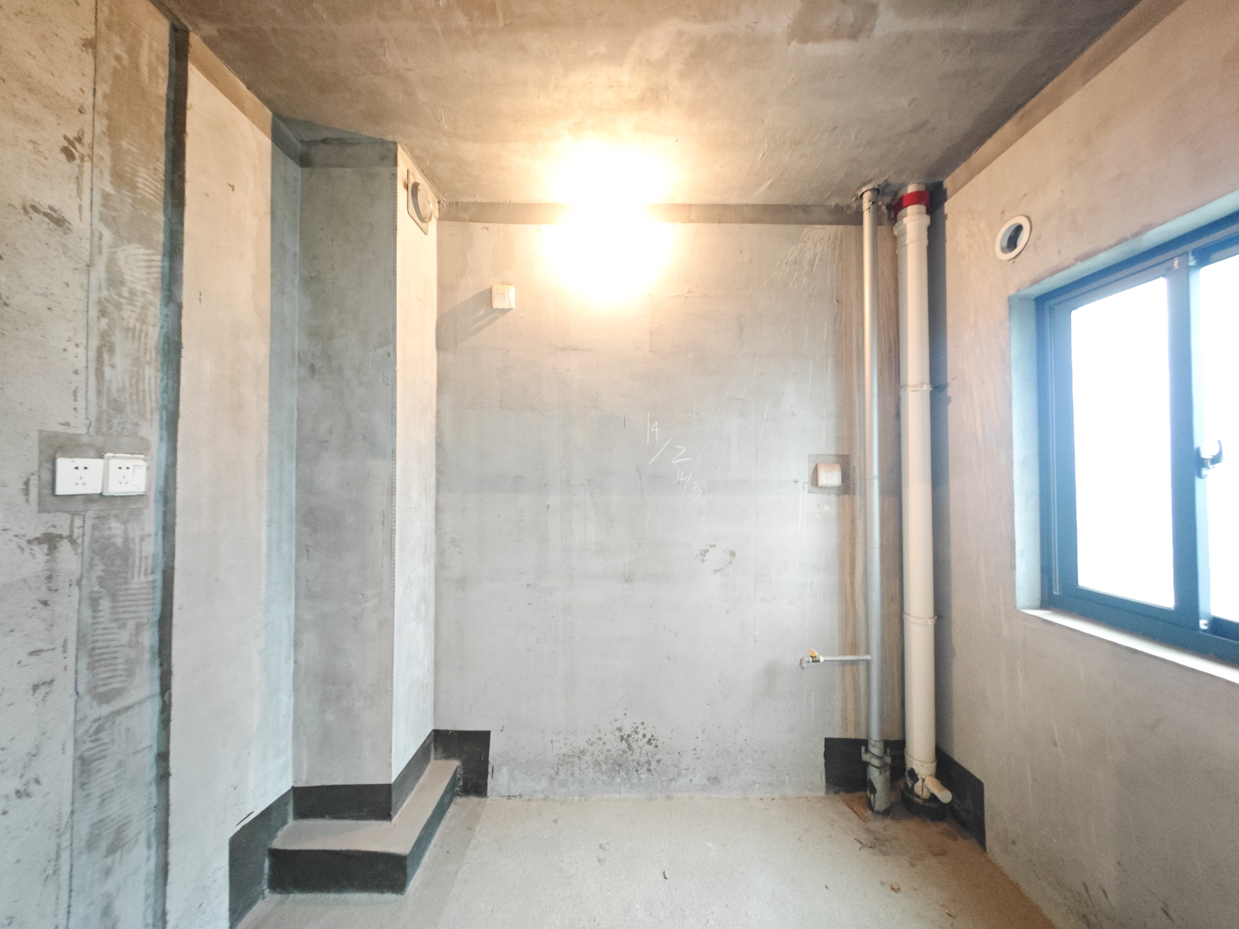 中建嘉和城  4室2厅2卫   145.00万其他