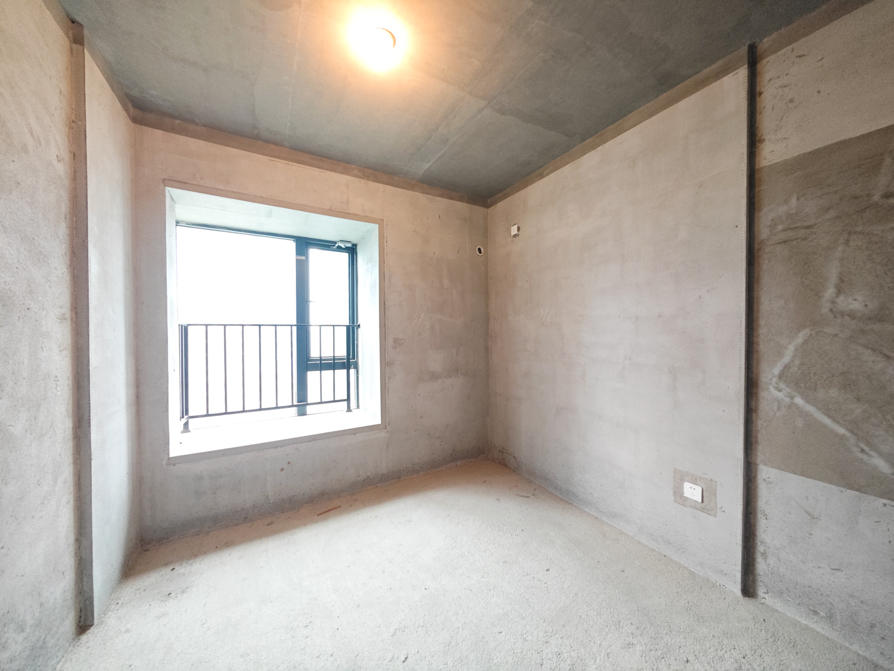 中建嘉和城  4室2厅2卫   145.00万其他