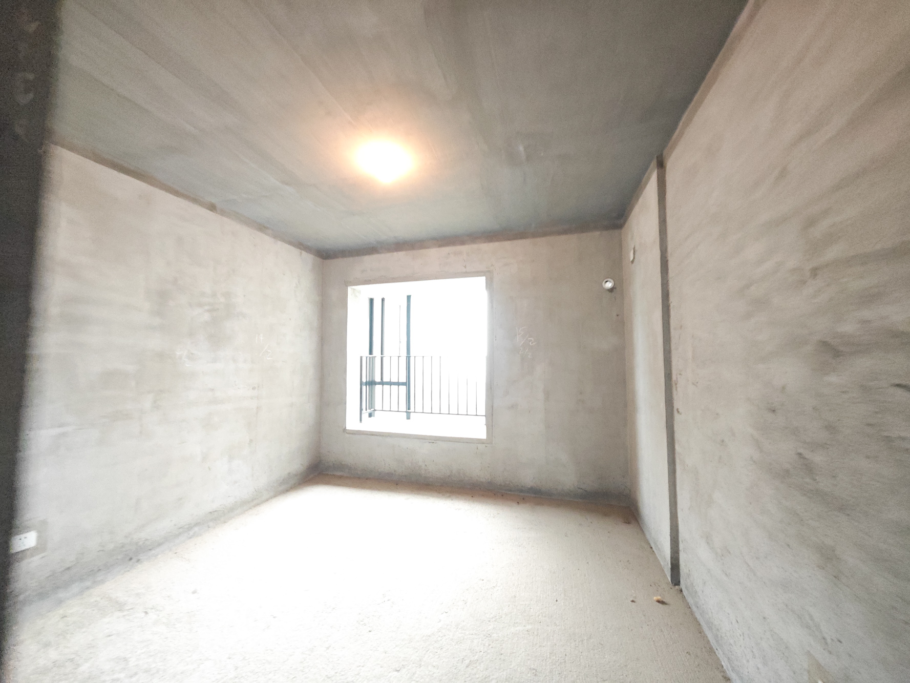 中建嘉和城  4室2厅2卫   145.00万其他