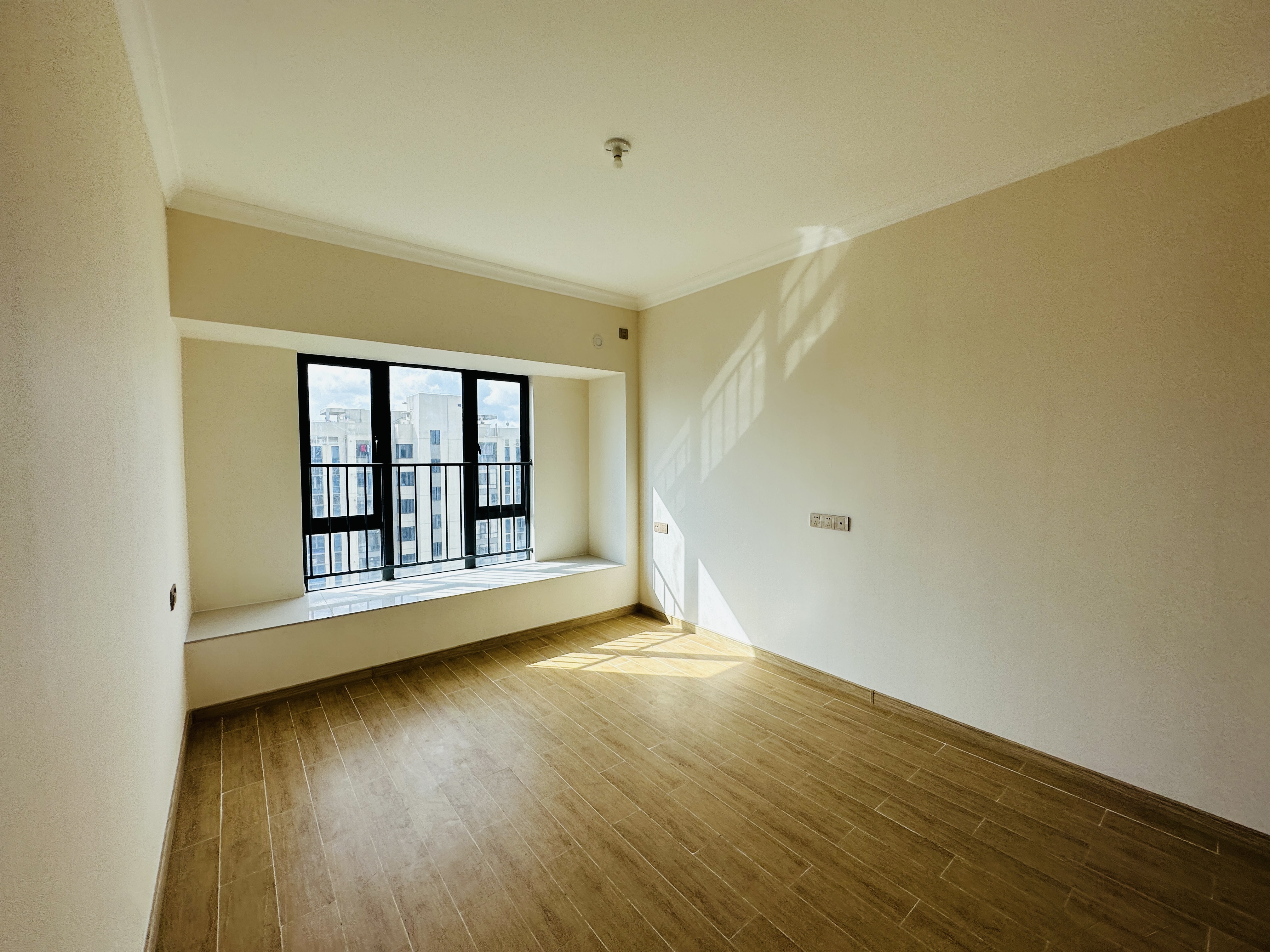 碧桂园剑桥郡  4室2厅2卫    299.0万 碧桂园剑桥郡  4室2厅2卫    299.0万卧室