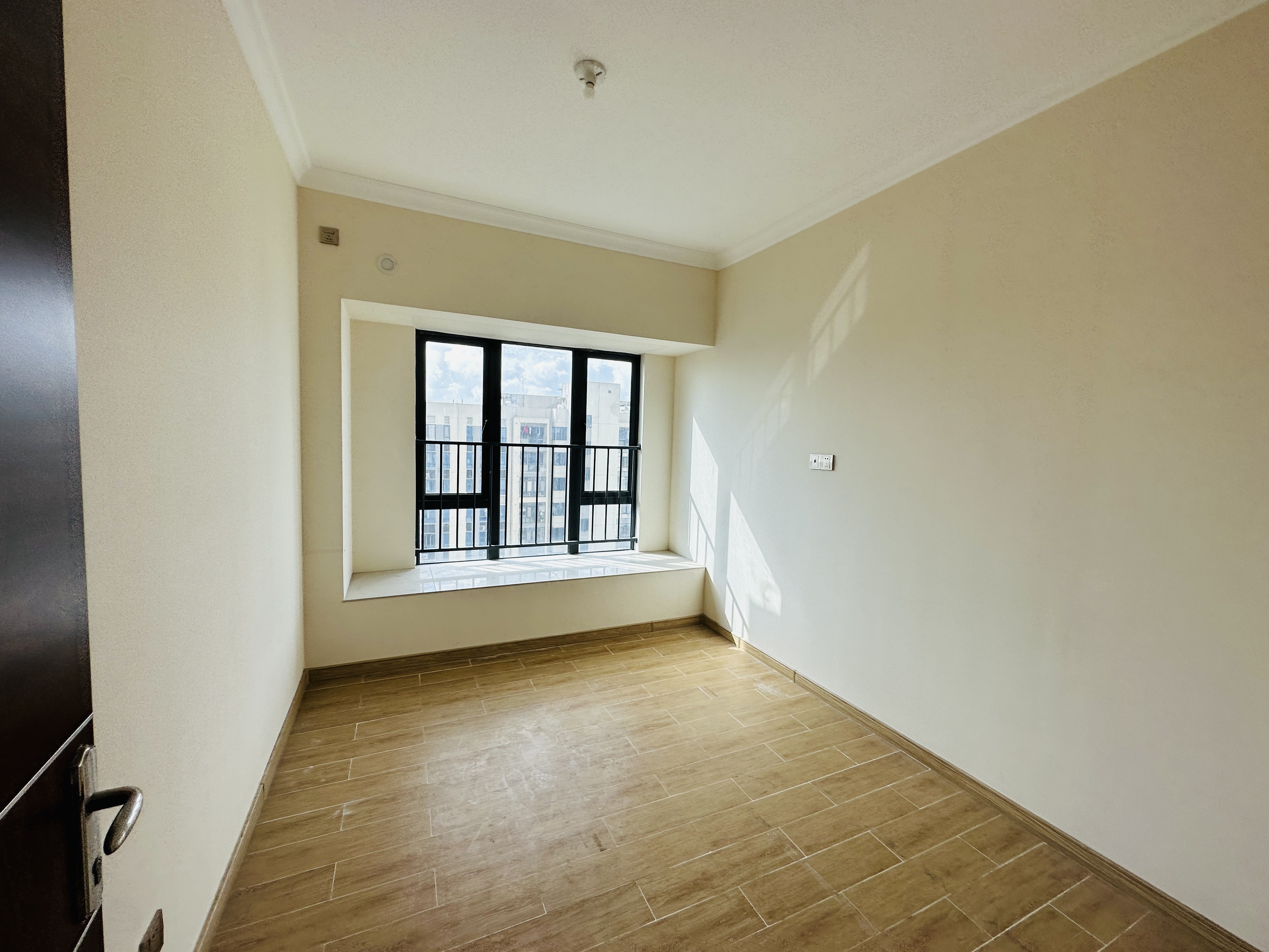 碧桂园剑桥郡  4室2厅2卫    299.0万 碧桂园剑桥郡  4室2厅2卫    299.0万卧室