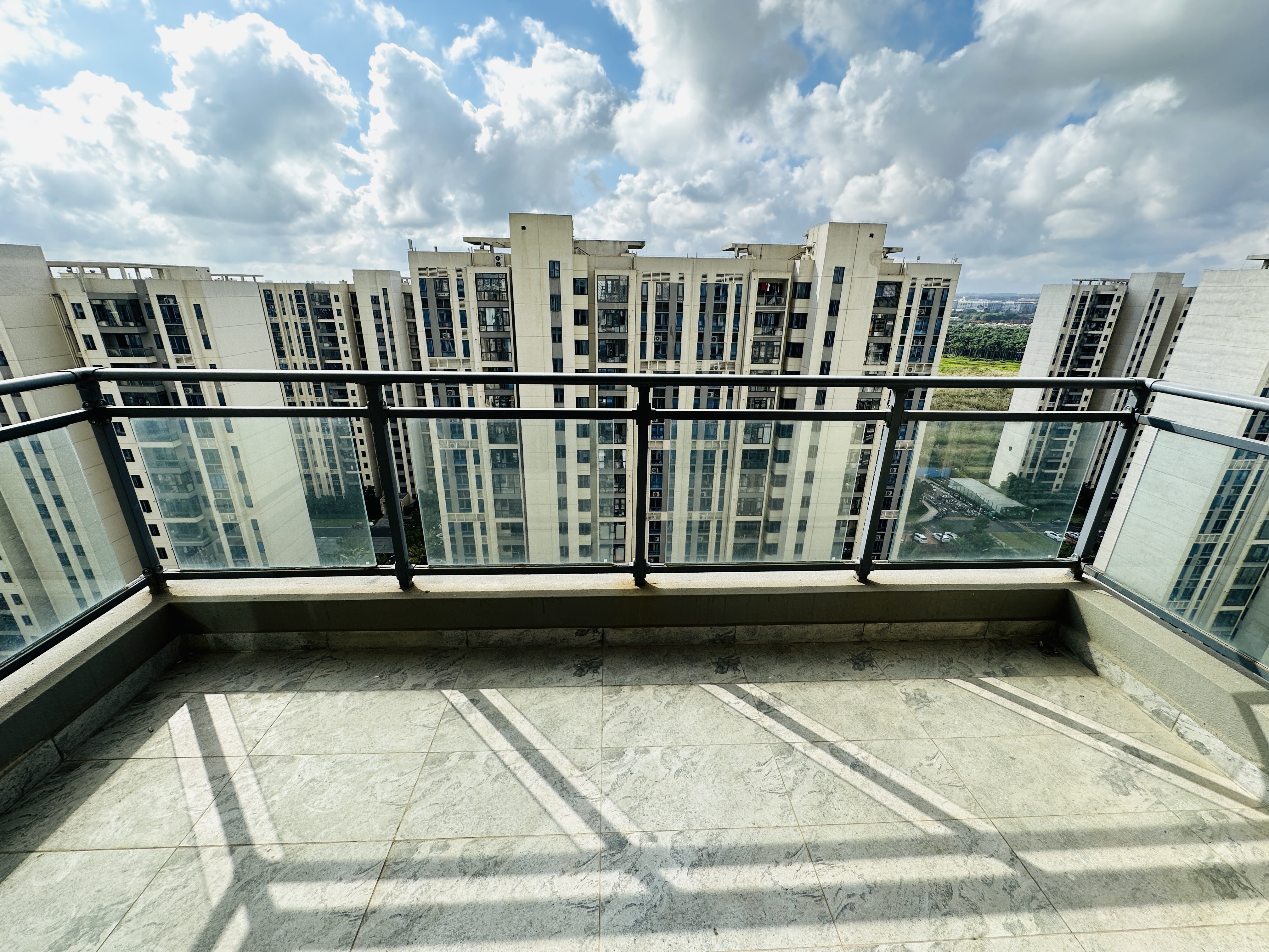 碧桂园剑桥郡  4室2厅2卫    299.0万 碧桂园剑桥郡  4室2厅2卫    299.0万阳台