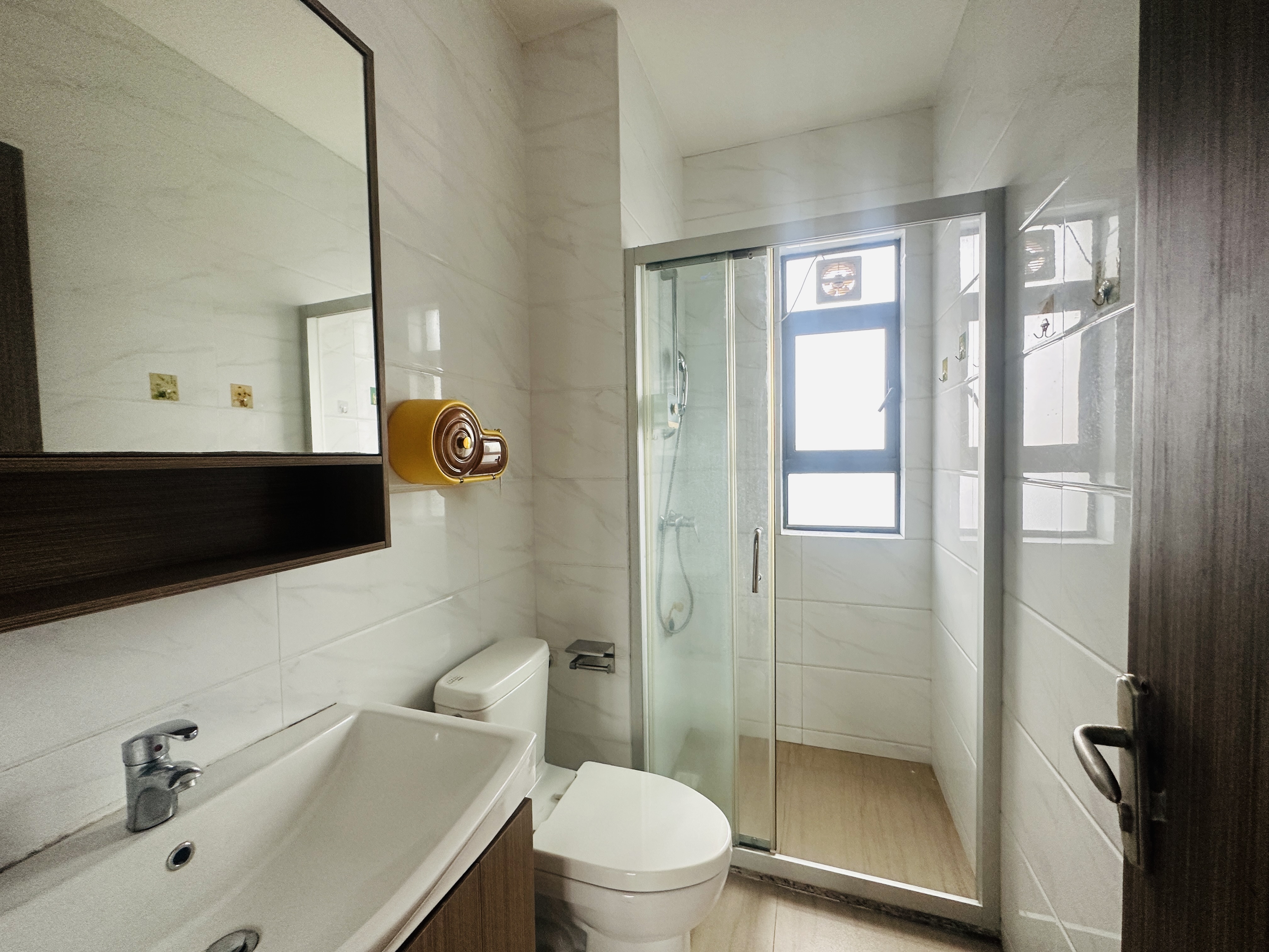 碧桂园一、二期(中央首府) 3室2厅2卫 148.0万 碧桂园一、二期(中央首府) 3室2厅2卫 148.0万卫生间