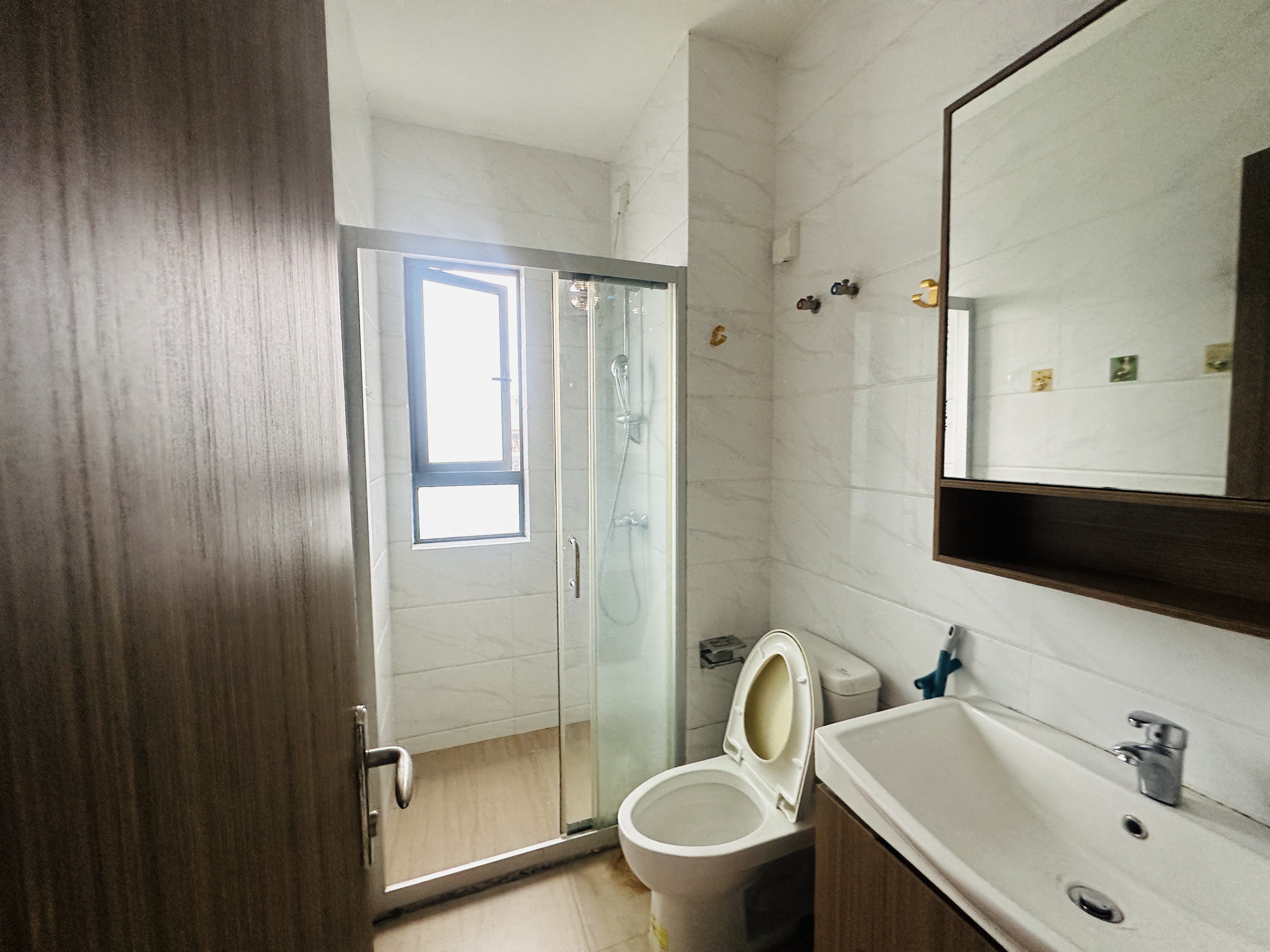 碧桂园一、二期(中央首府) 3室2厅2卫 148.0万 碧桂园一、二期(中央首府) 3室2厅2卫 148.0万卫生间