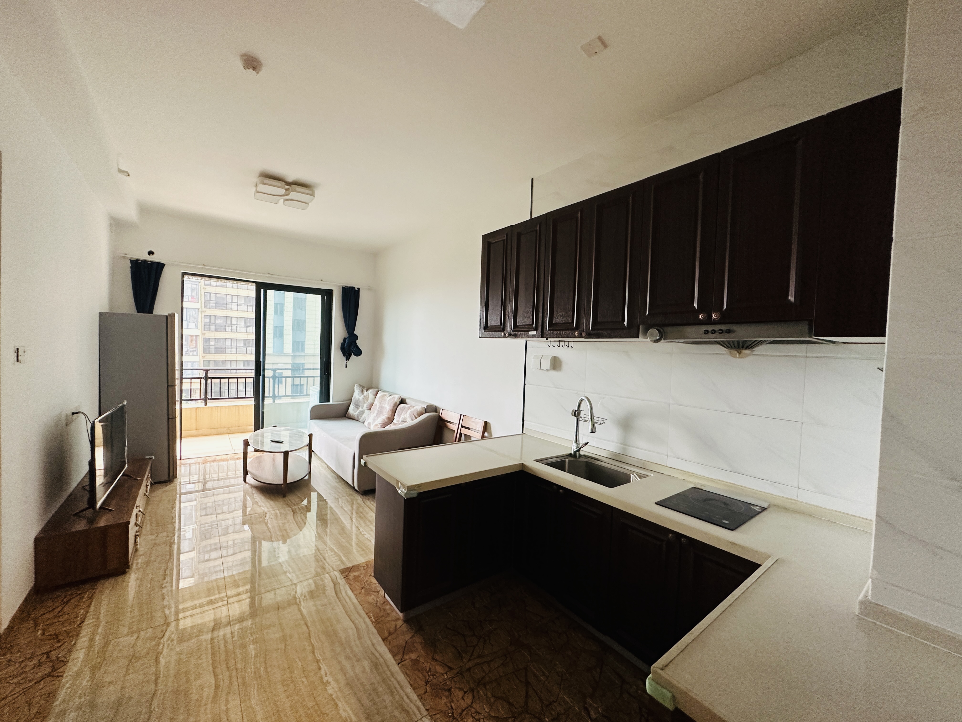 碧桂园一、二期(中央首府) 3室1厅1卫 98.9万 碧桂园一、二期(中央首府) 3室1厅1卫 98.9万厨房