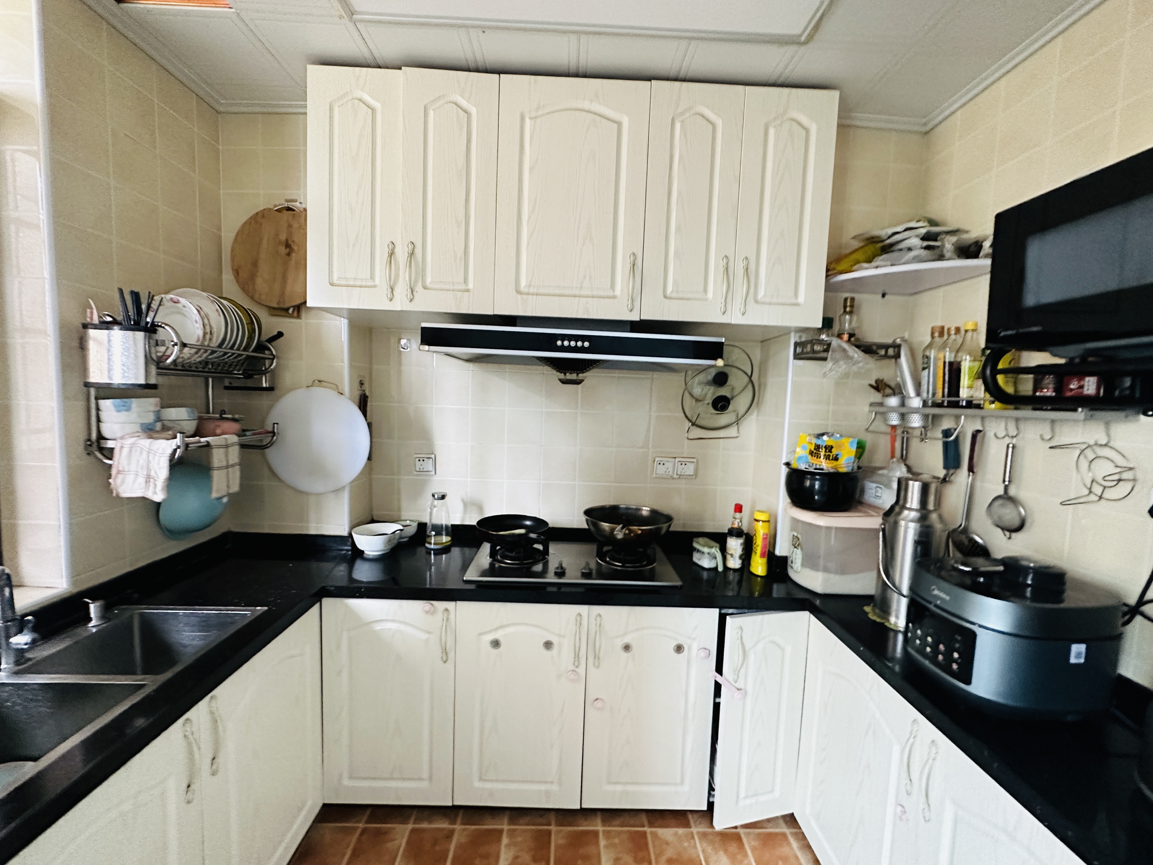 山海苑  2室2厅1卫    138.0万 山海苑  2室2厅1卫    138.0万厨房