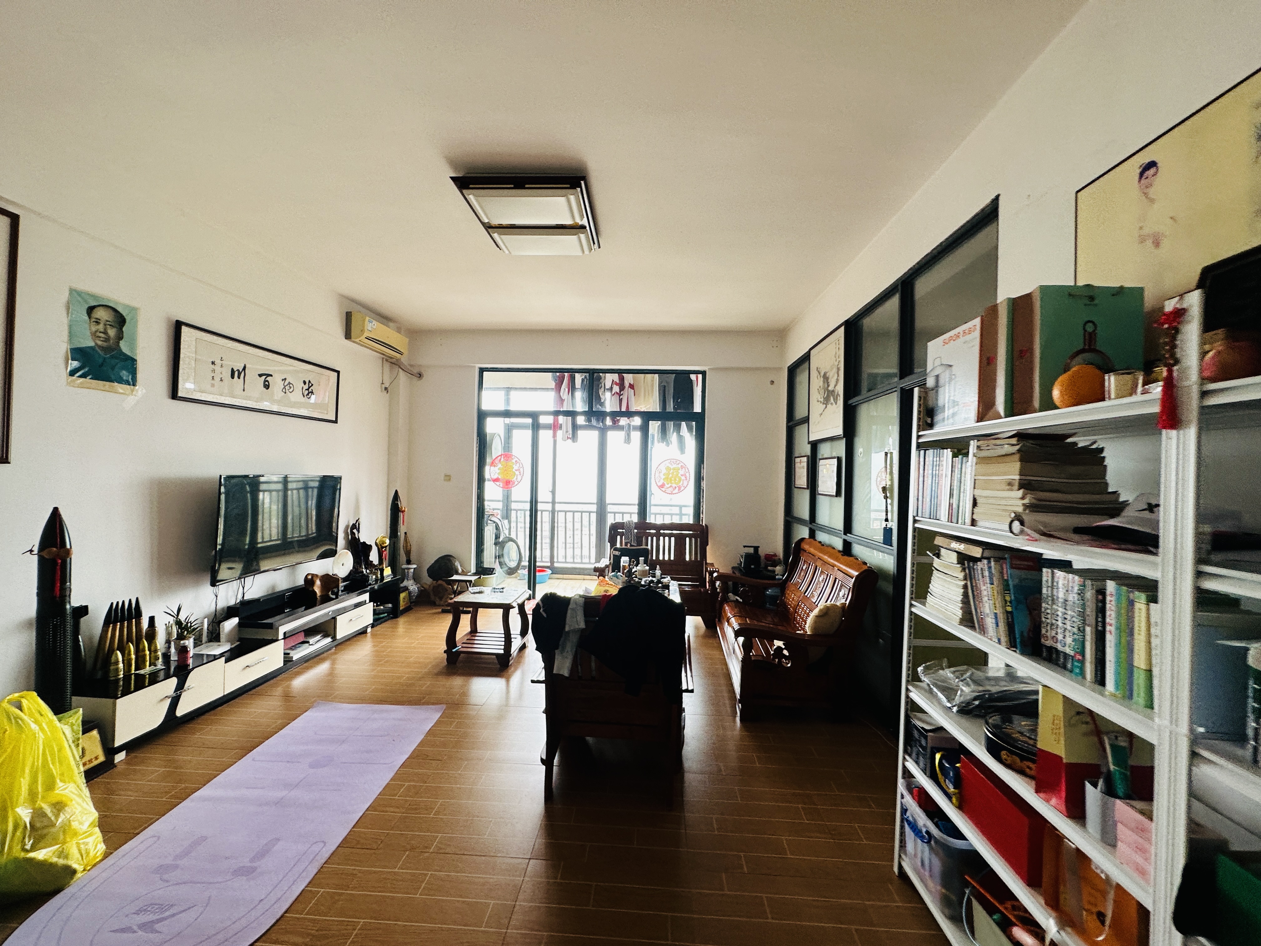 秀山观海苑  2室2厅1卫    110.0万 秀山观海苑  2室2厅1卫    110.0万客厅