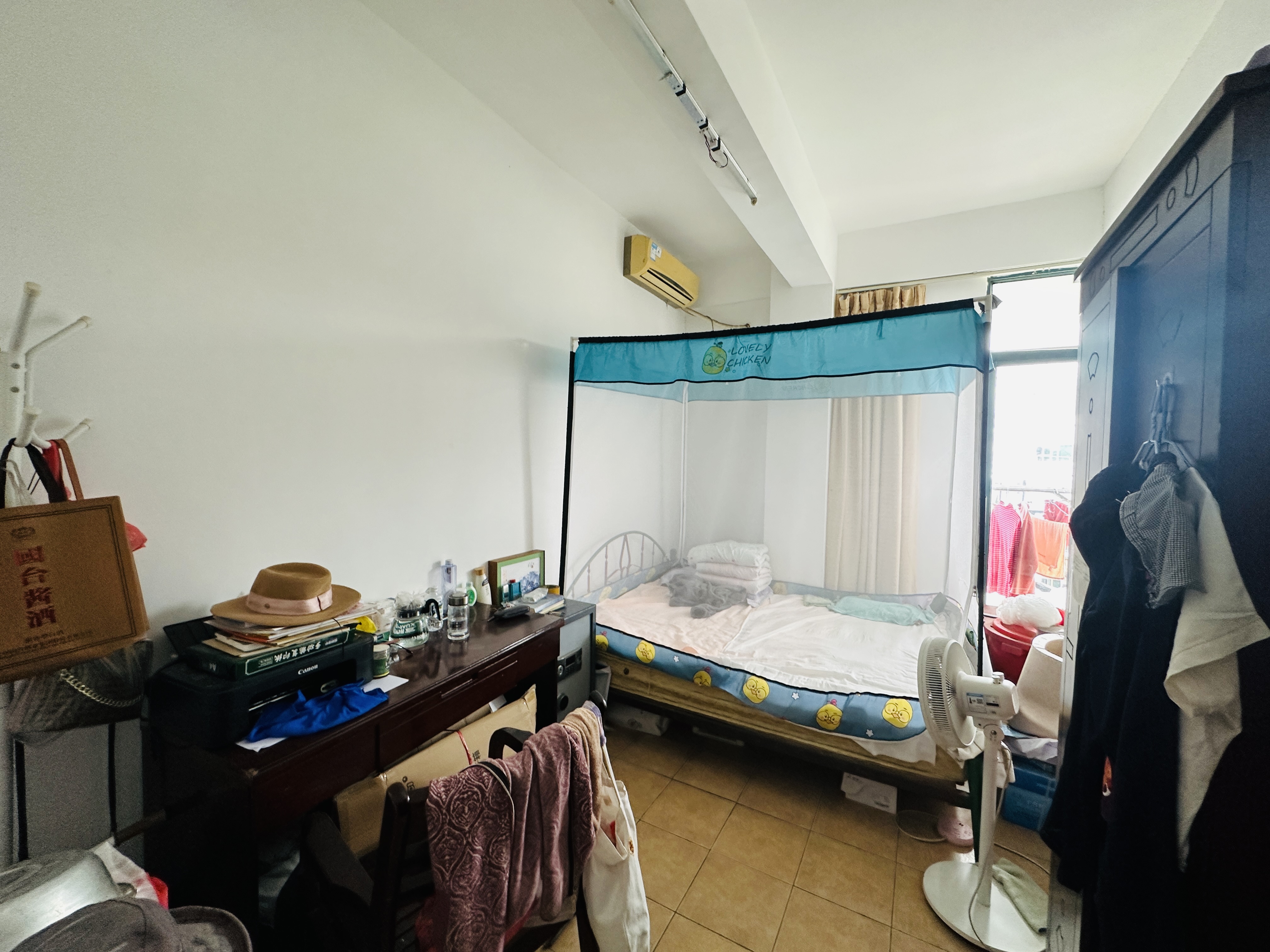 秀山观海苑  2室2厅1卫    110.0万 秀山观海苑  2室2厅1卫    110.0万卧室