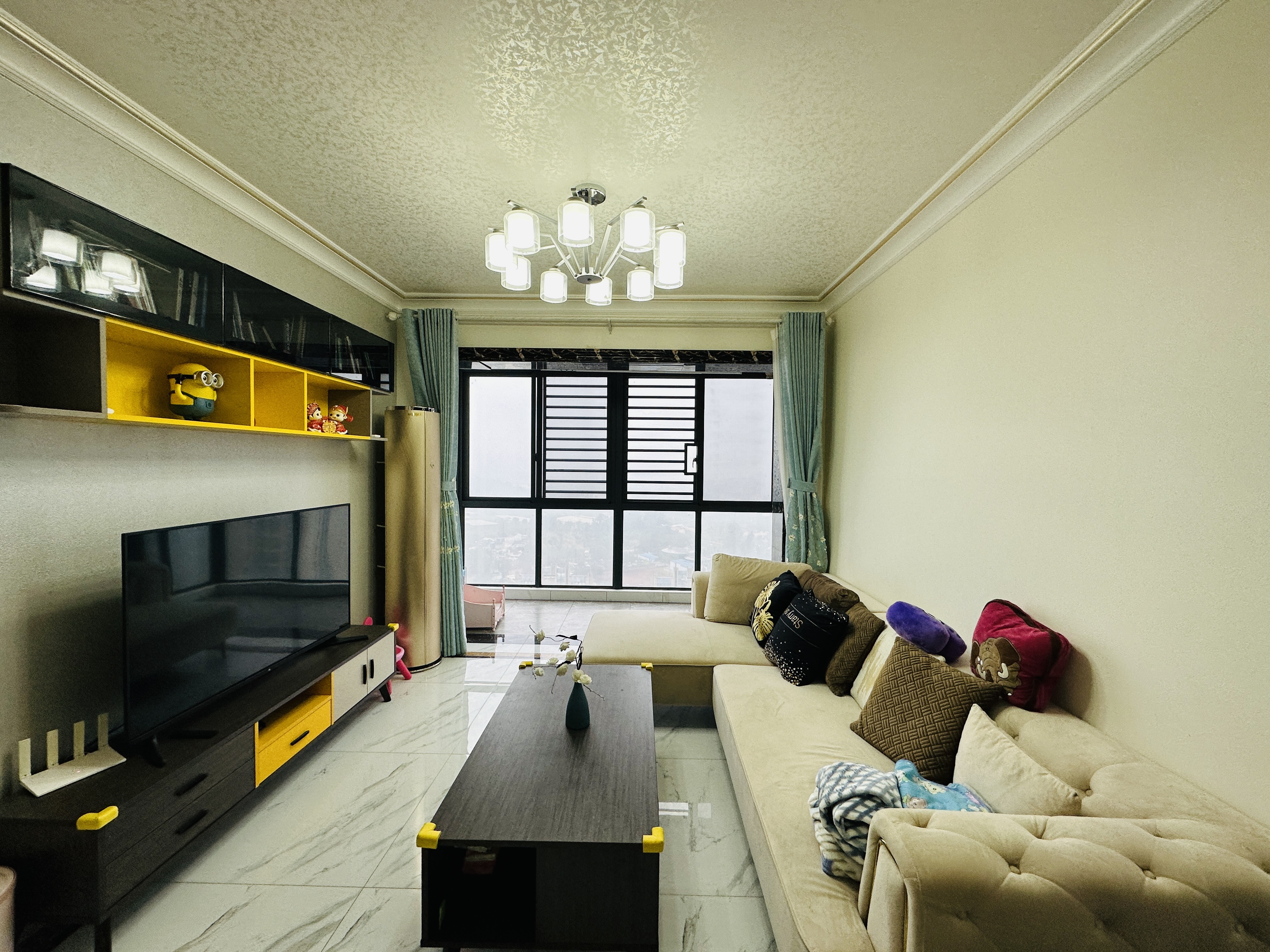 望海金豪 4室2厅2卫 169.0万 望海金豪 4室2厅2卫 169.0万客厅