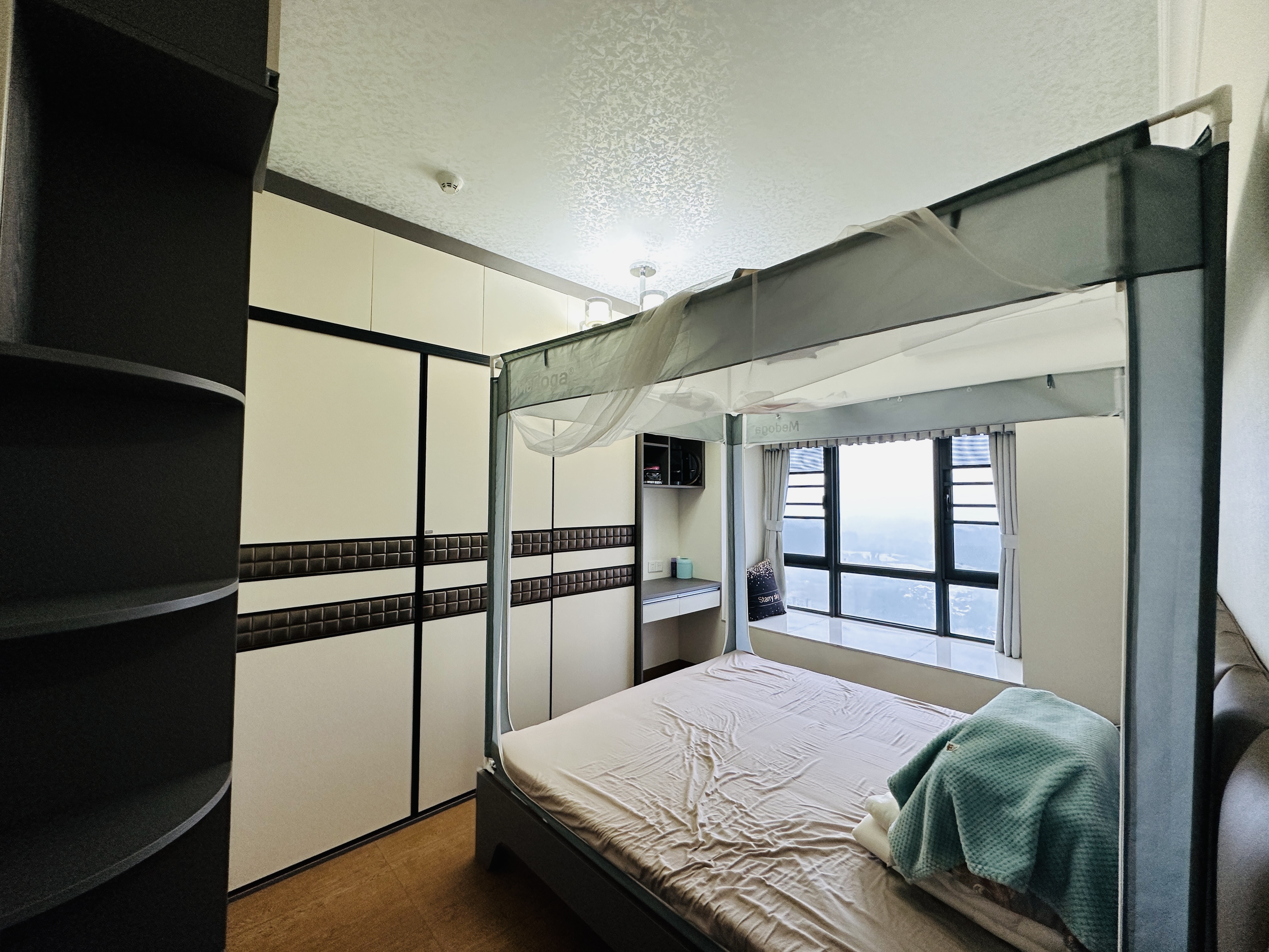 望海金豪 4室2厅2卫 169.0万 望海金豪 4室2厅2卫 169.0万卧室