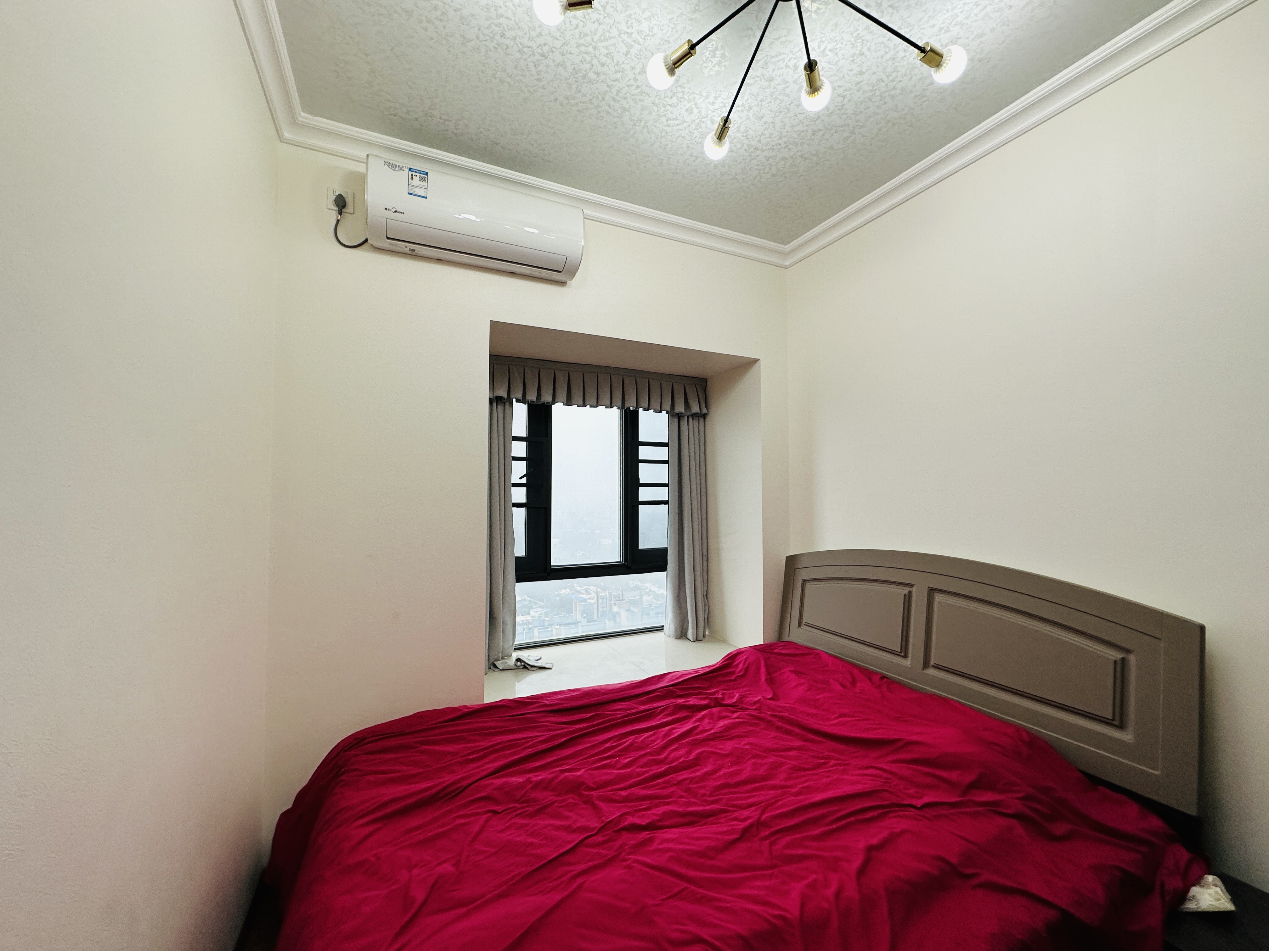 望海金豪 4室2厅2卫 169.0万 望海金豪 4室2厅2卫 169.0万卧室