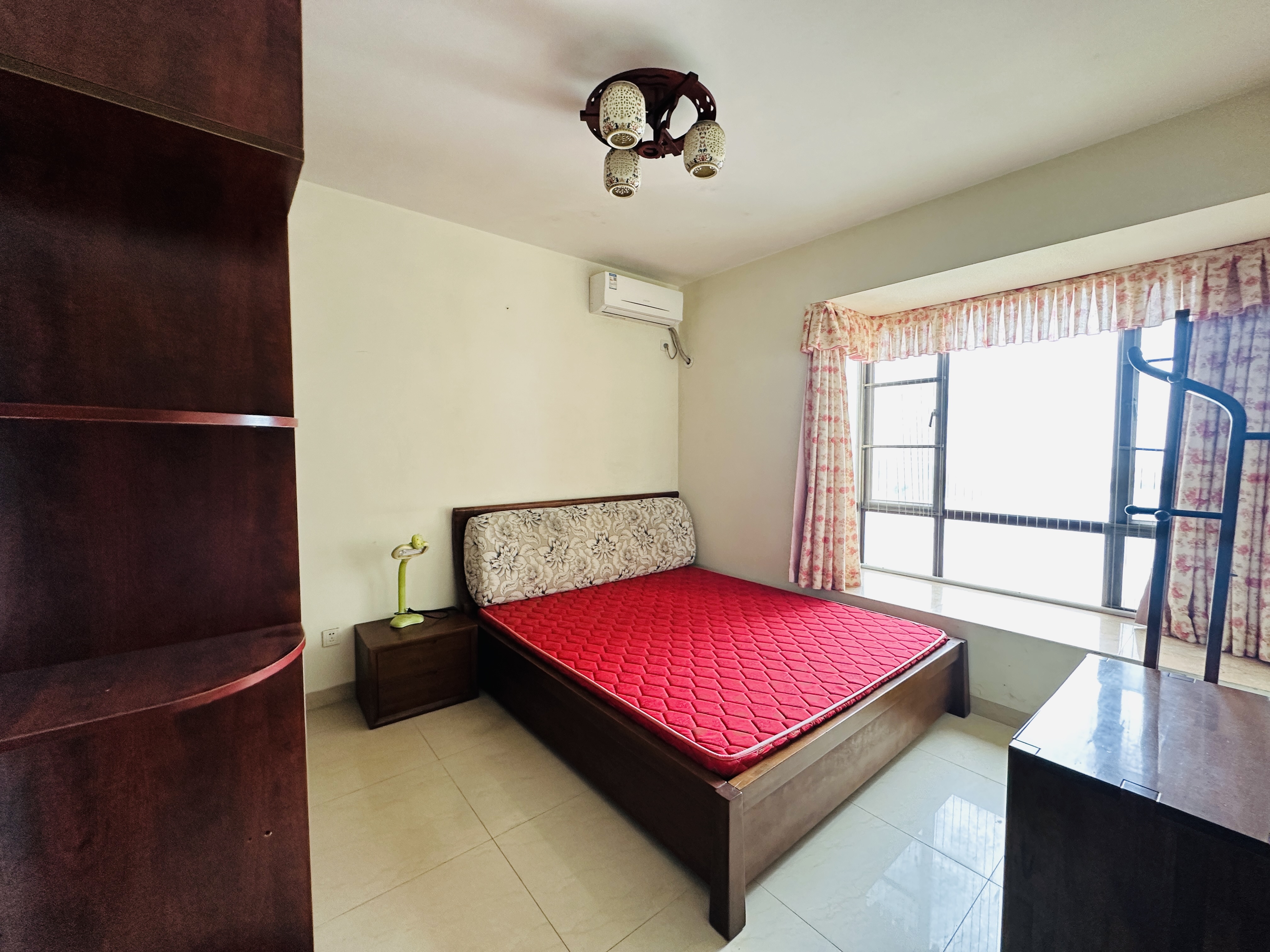 山海苑  3室2厅1卫    145.0万 山海苑  3室2厅1卫    145.0万卧室