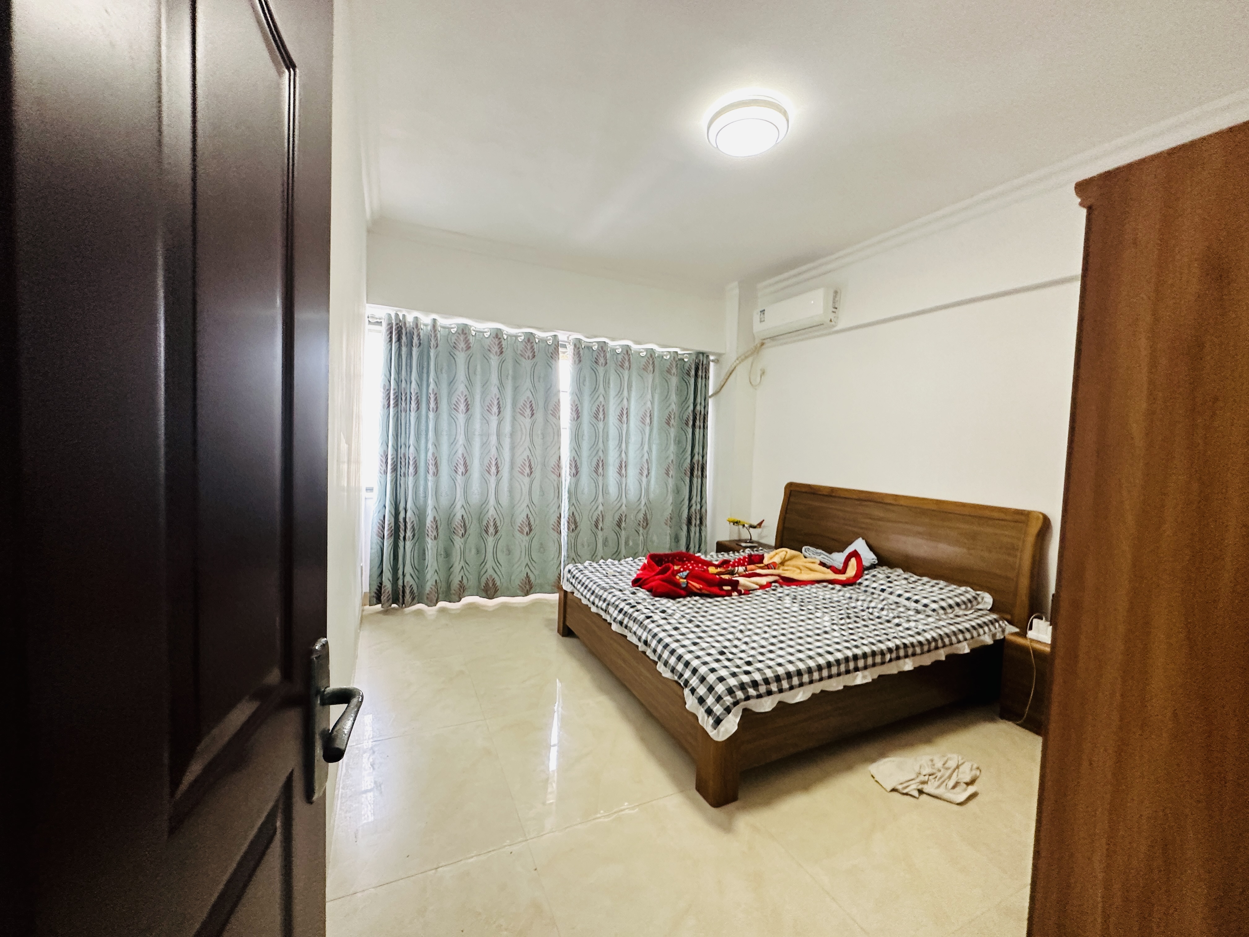 新景立大厦 4室2厅1卫 126.0万 新景立大厦 4室2厅1卫 126.0万卧室