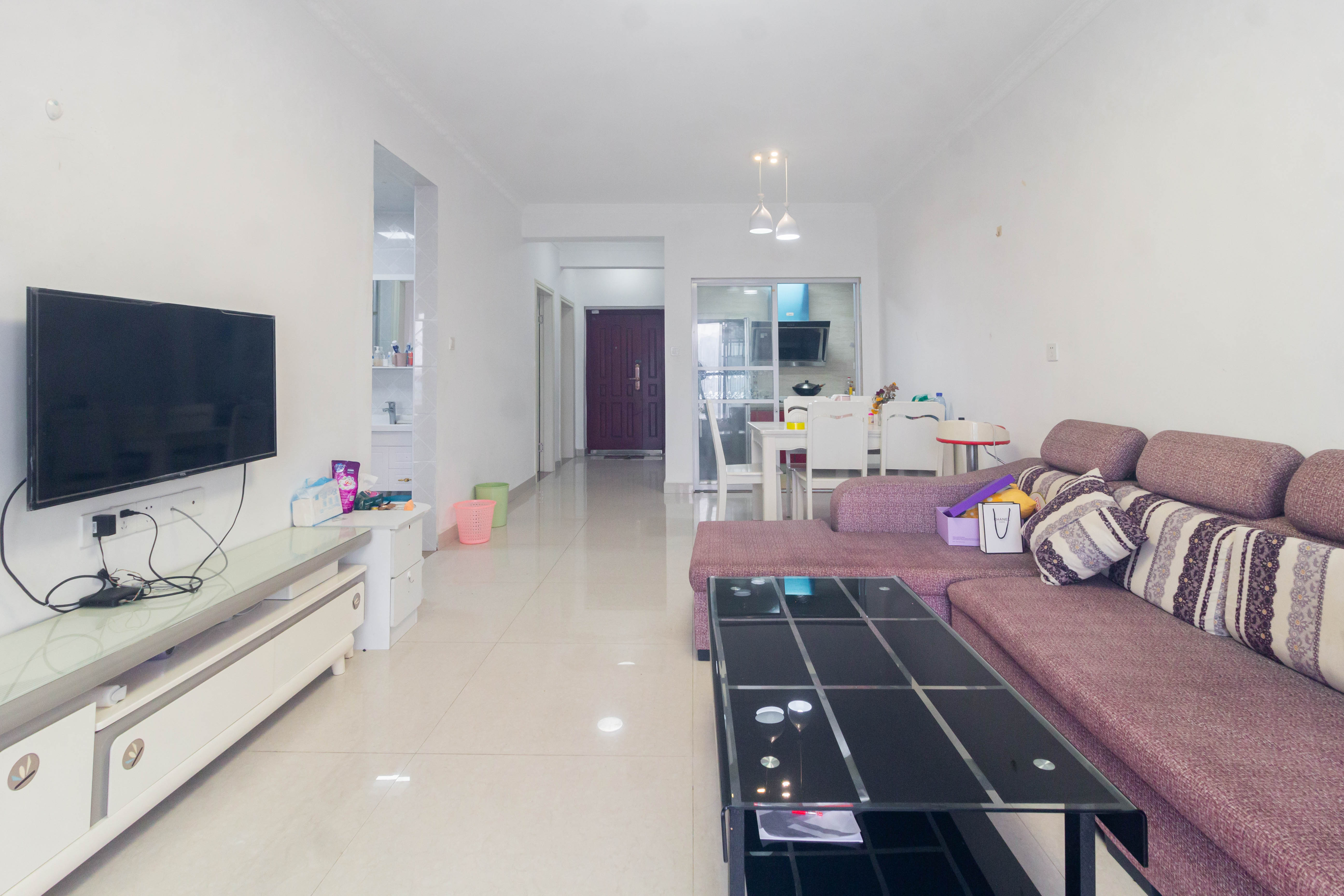 中交中央公园D4区  3室2厅1卫    90.0万 中交中央公园D4区  3室2厅1卫    90.0万客厅