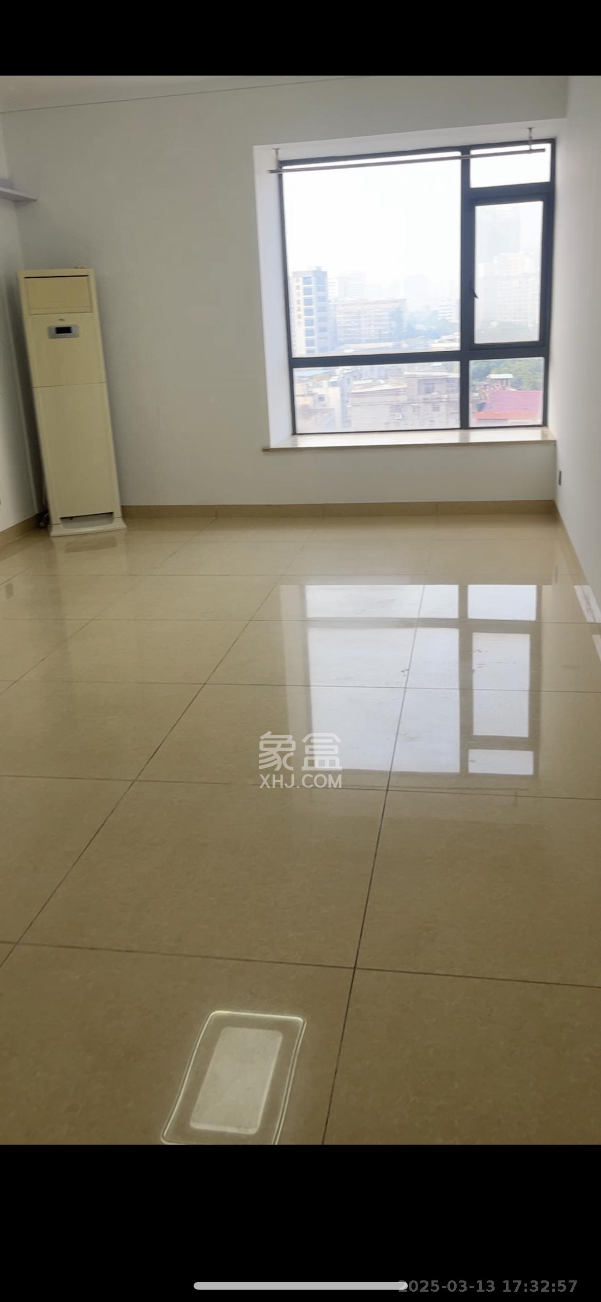 金领家族  3室2厅1卫   2500.00元/月