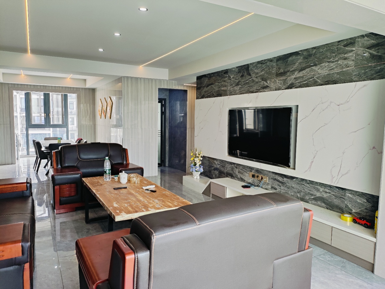 梓山湖领御 1室2厅2卫 2200.0元/月 梓山湖领御 1室2厅2卫 2200.0元/月室内图